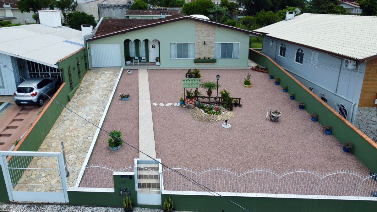 Imagem do Casa de Alvenaria com 151 m2 + Edícula com 25 m2 + piscina aquecida