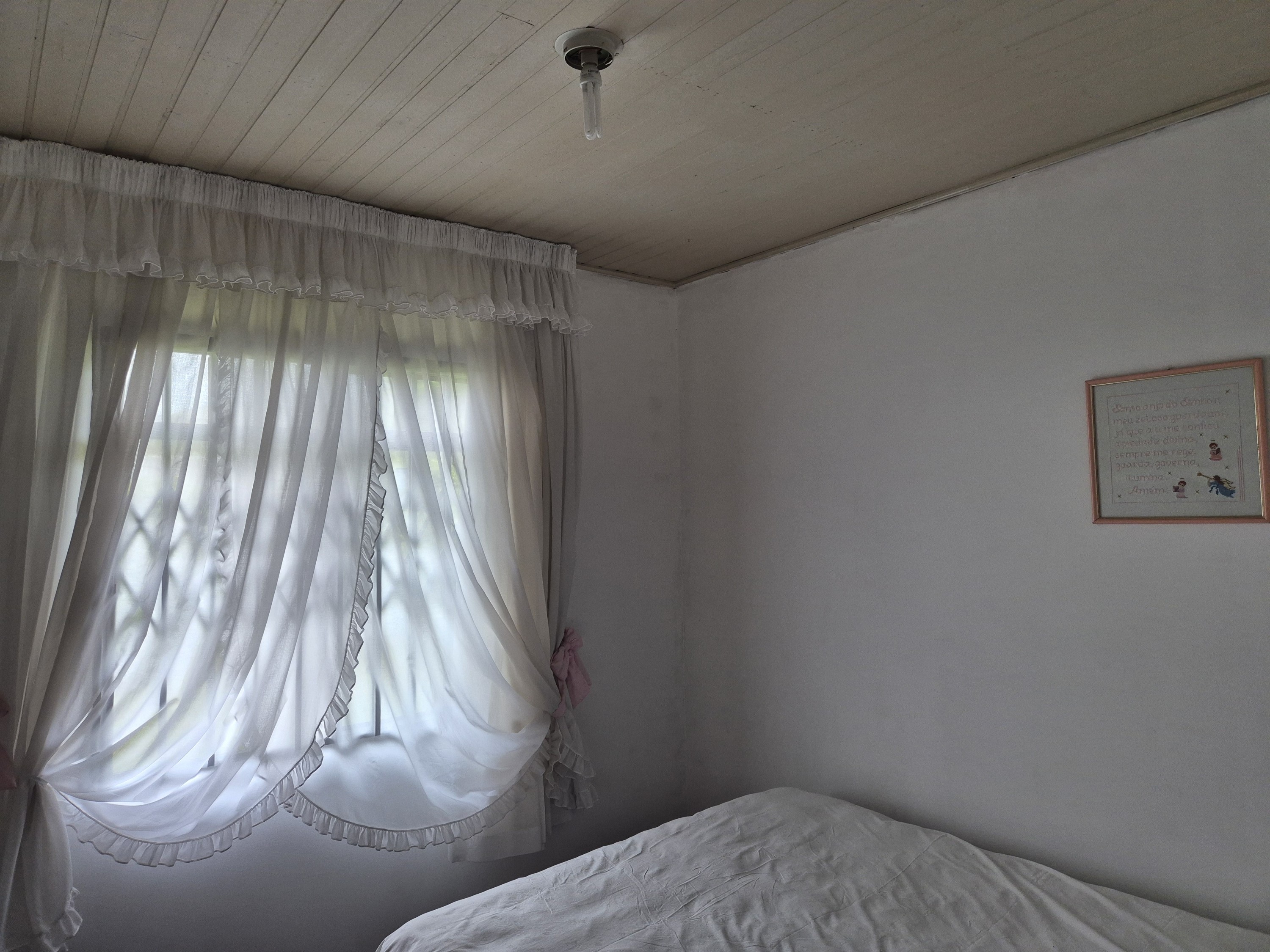 Imagem do A VENDA - Casa em alvenaria com 210 m2 - Terreno com 800 m2 - Frente pavimentada - Financiável