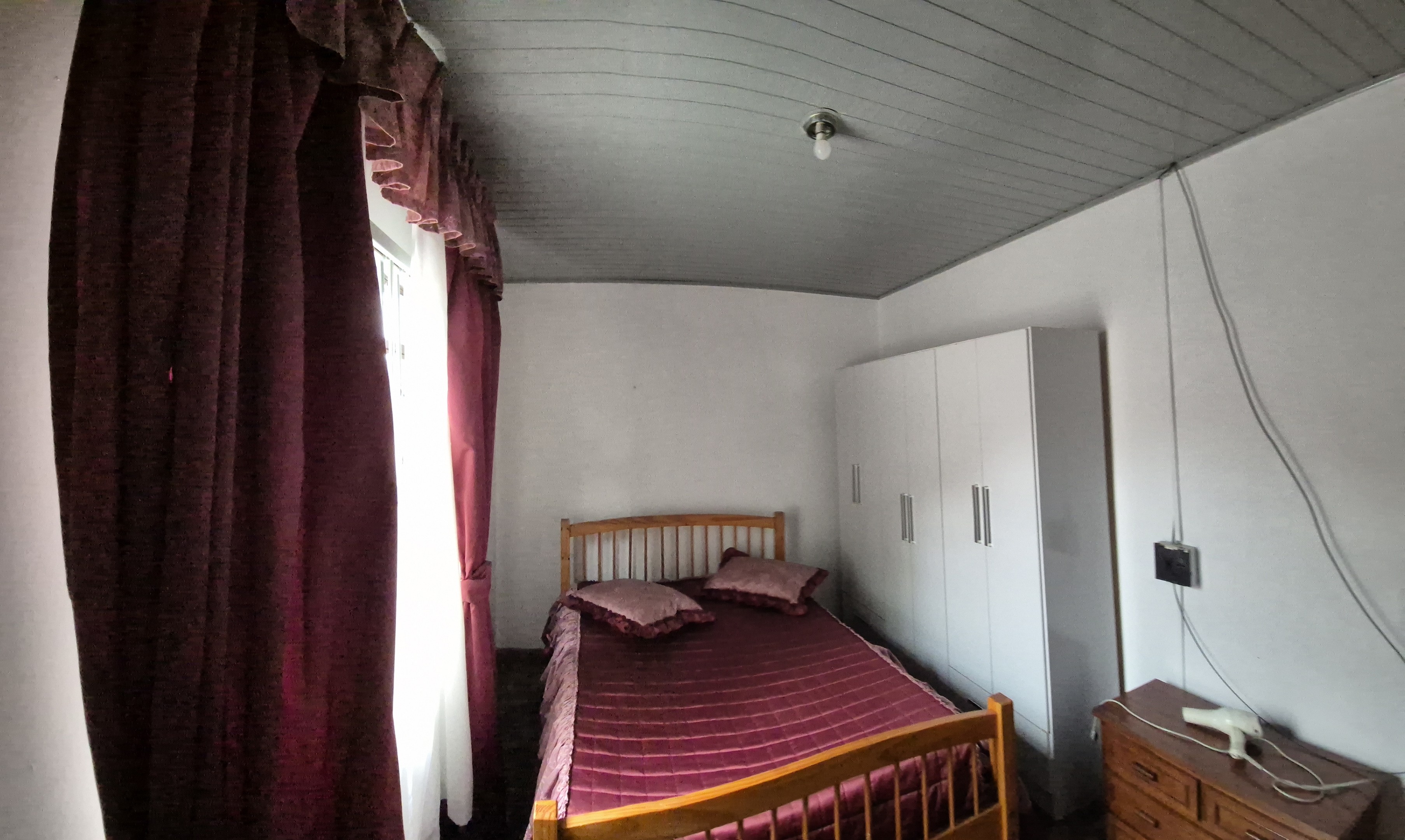 Imagem do A VENDA - Casa em alvenaria com 210 m2 - Terreno com 800 m2 - Frente pavimentada - Financiável