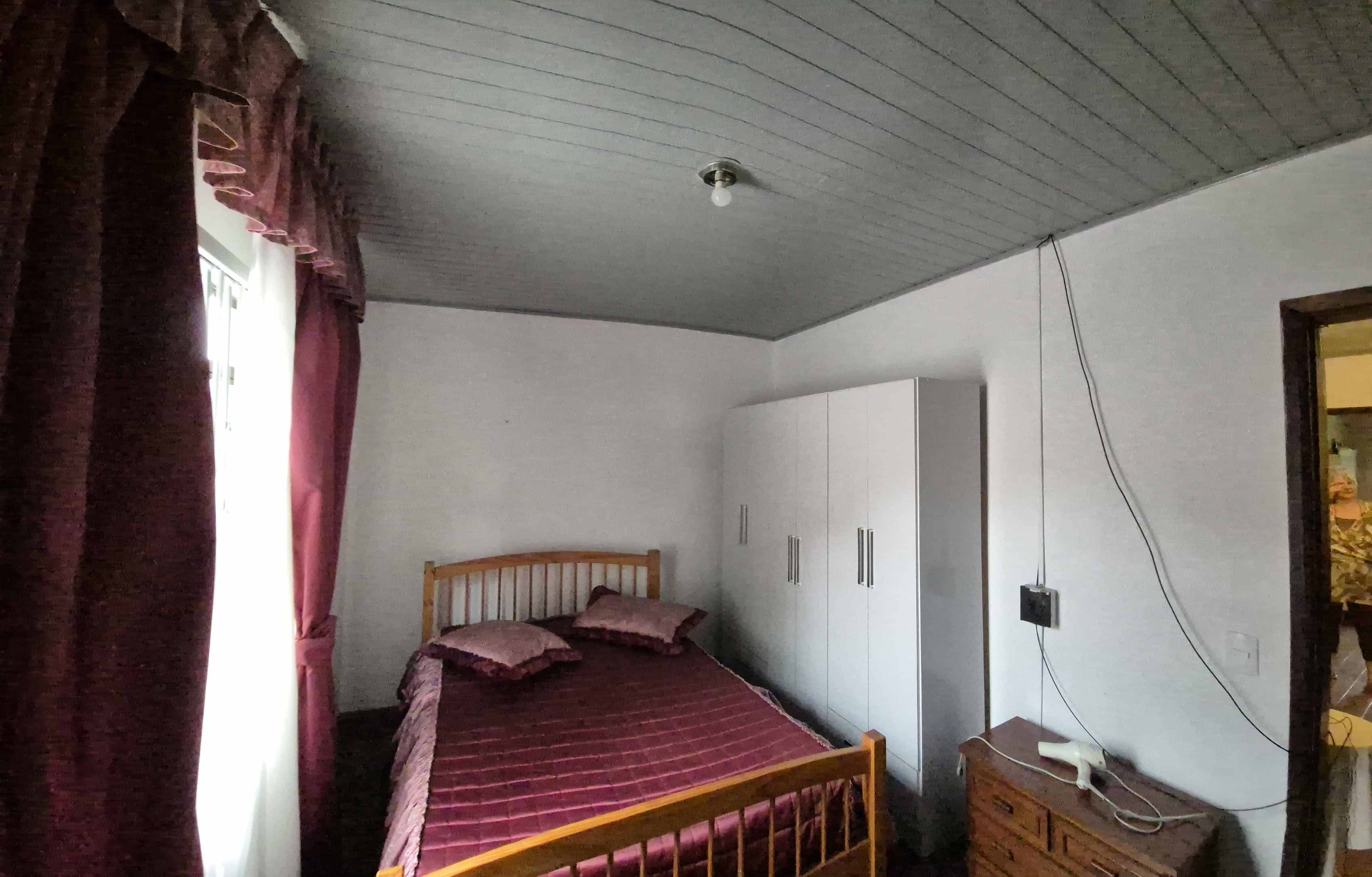 Imagem do A VENDA - Casa em alvenaria com 210 m2 - Terreno com 800 m2 - Frente pavimentada - Financiável