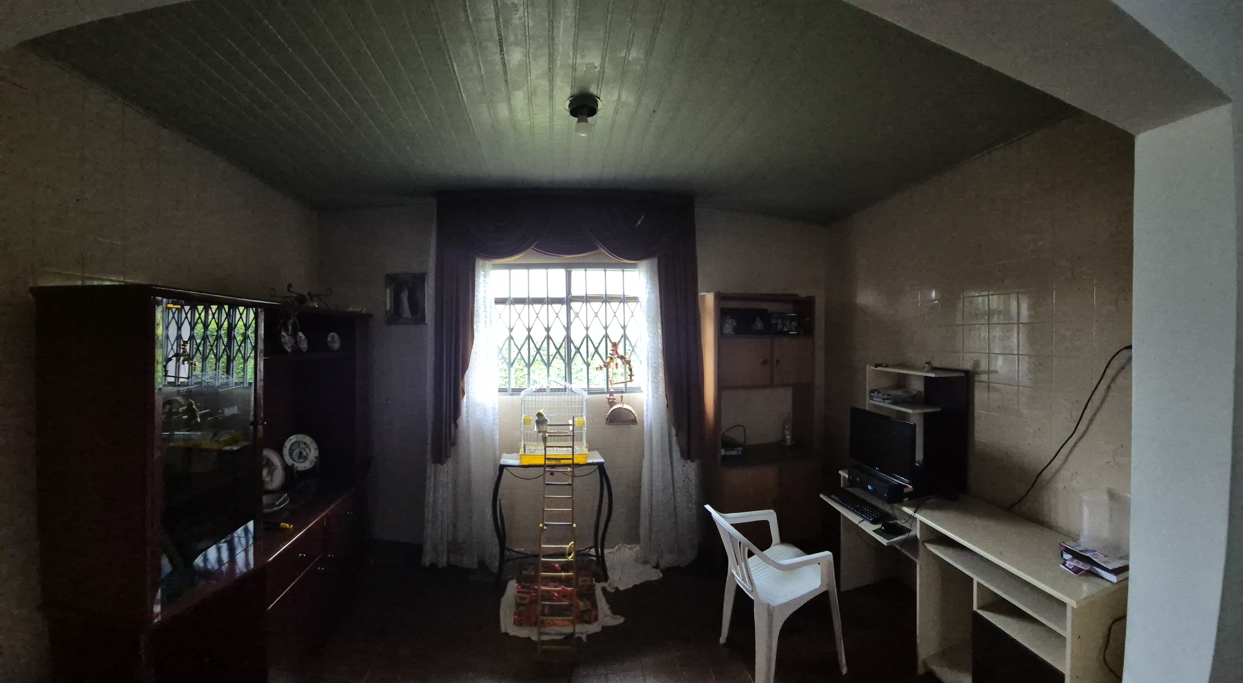 Imagem do A VENDA - Casa em alvenaria com 210 m2 - Terreno com 800 m2 - Frente pavimentada - Financiável