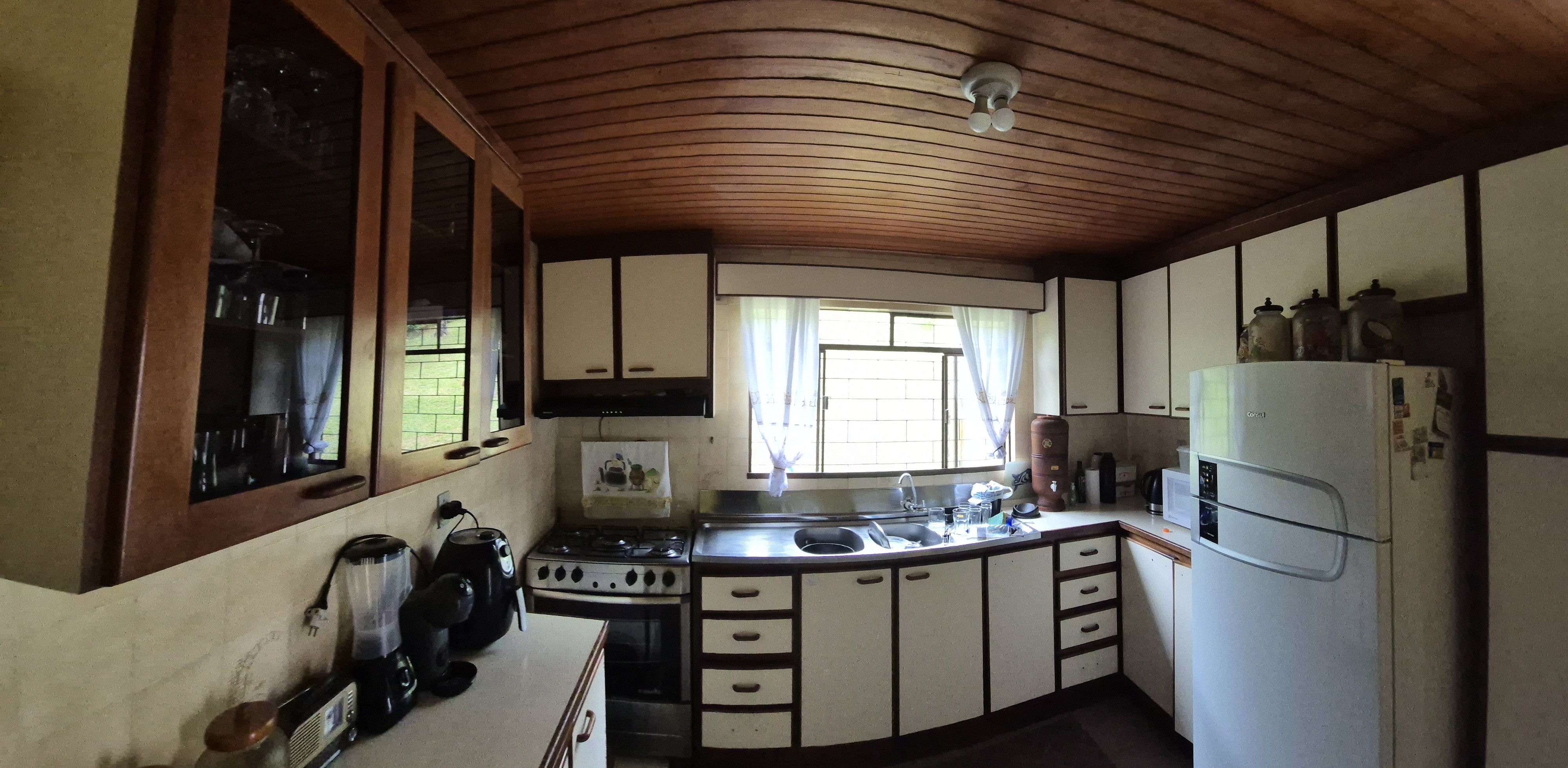 Imagem do A VENDA - Casa em alvenaria com 210 m2 - Terreno com 800 m2 - Frente pavimentada - Financiável