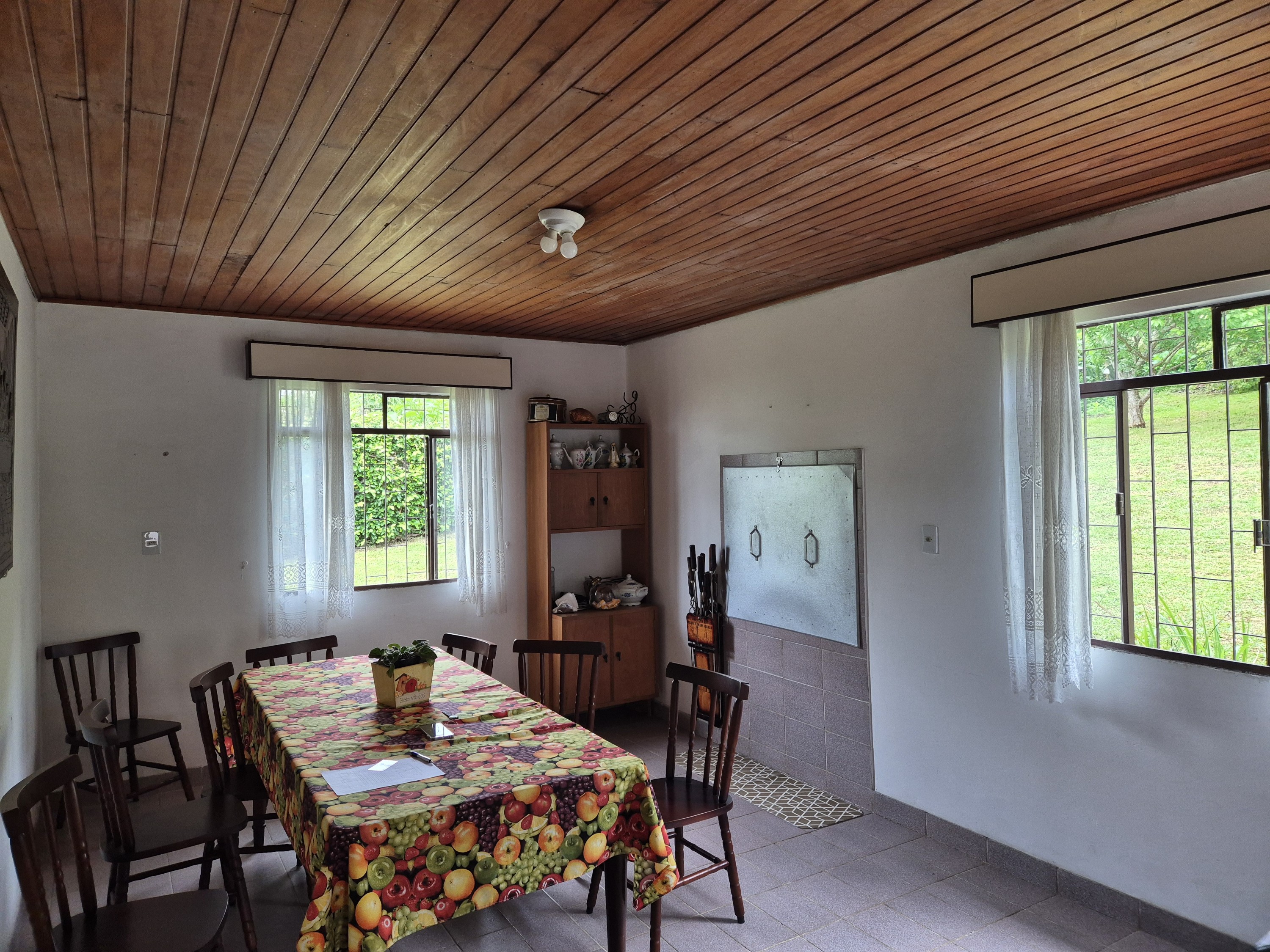 Imagem do A VENDA - Casa em alvenaria com 210 m2 - Terreno com 800 m2 - Frente pavimentada - Financiável