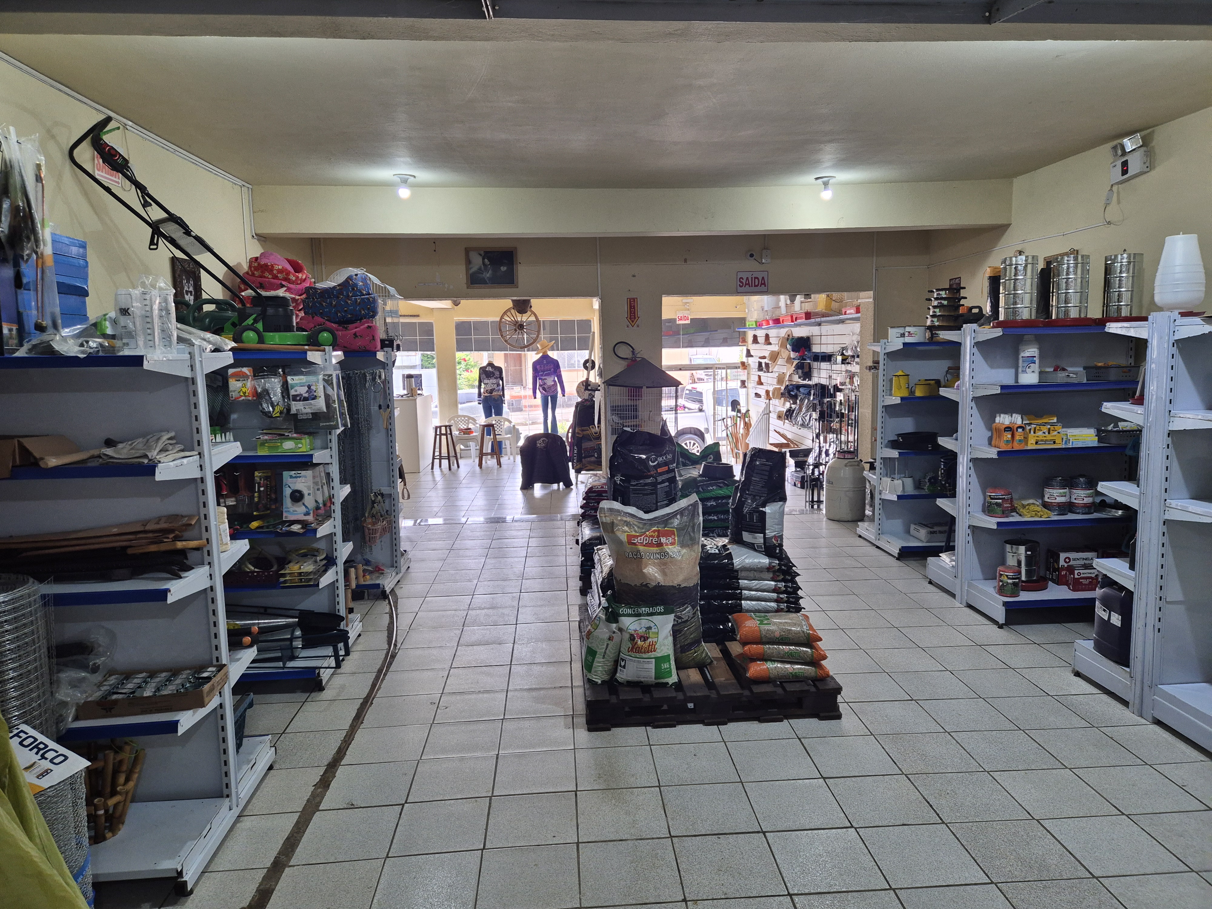 Imagem do A VENDA - Sala e Ponto Comercial (Agropecuária) no Centro Rua Major Vieira 1220 - Canoinhas