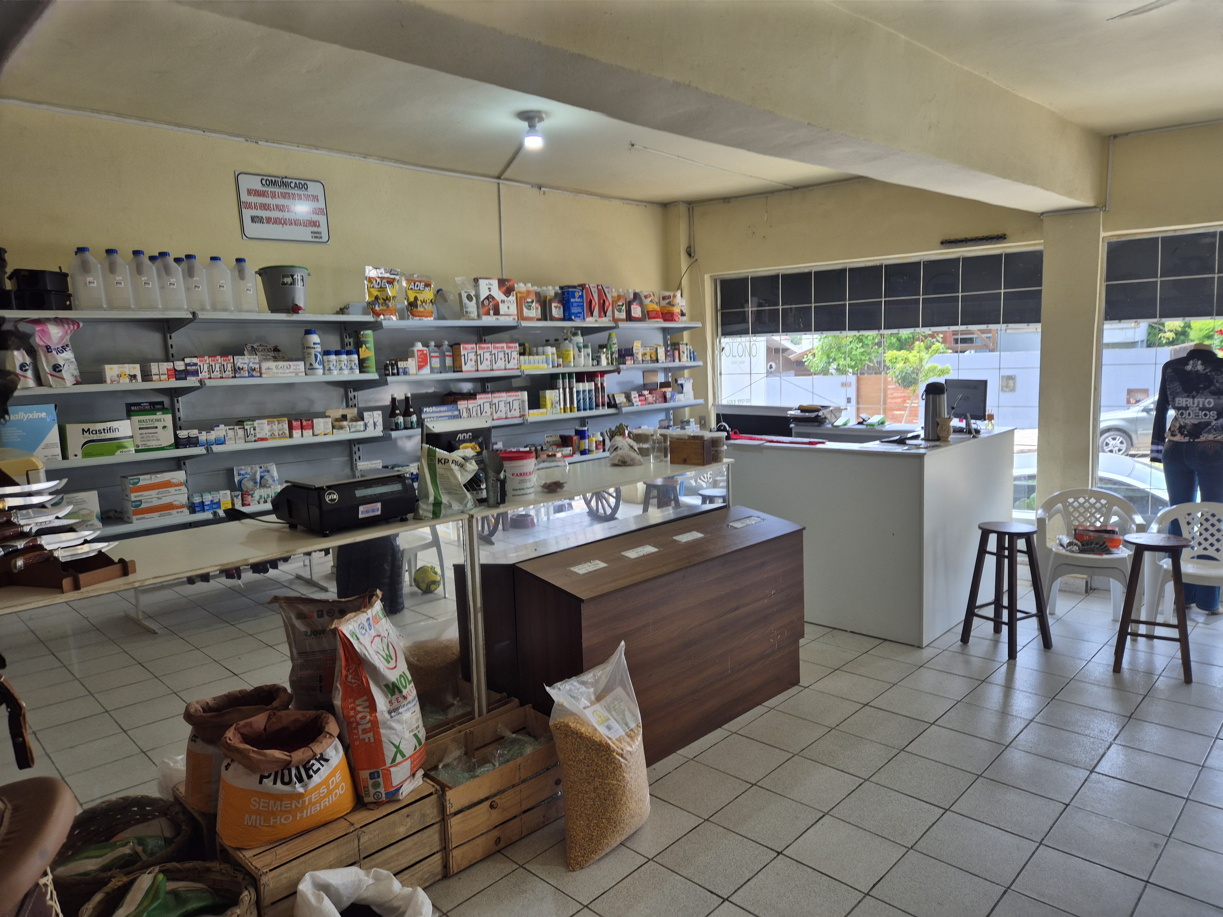 Imagem do A VENDA - Sala e Ponto Comercial (Agropecuária) no Centro Rua Major Vieira 1220 - Canoinhas