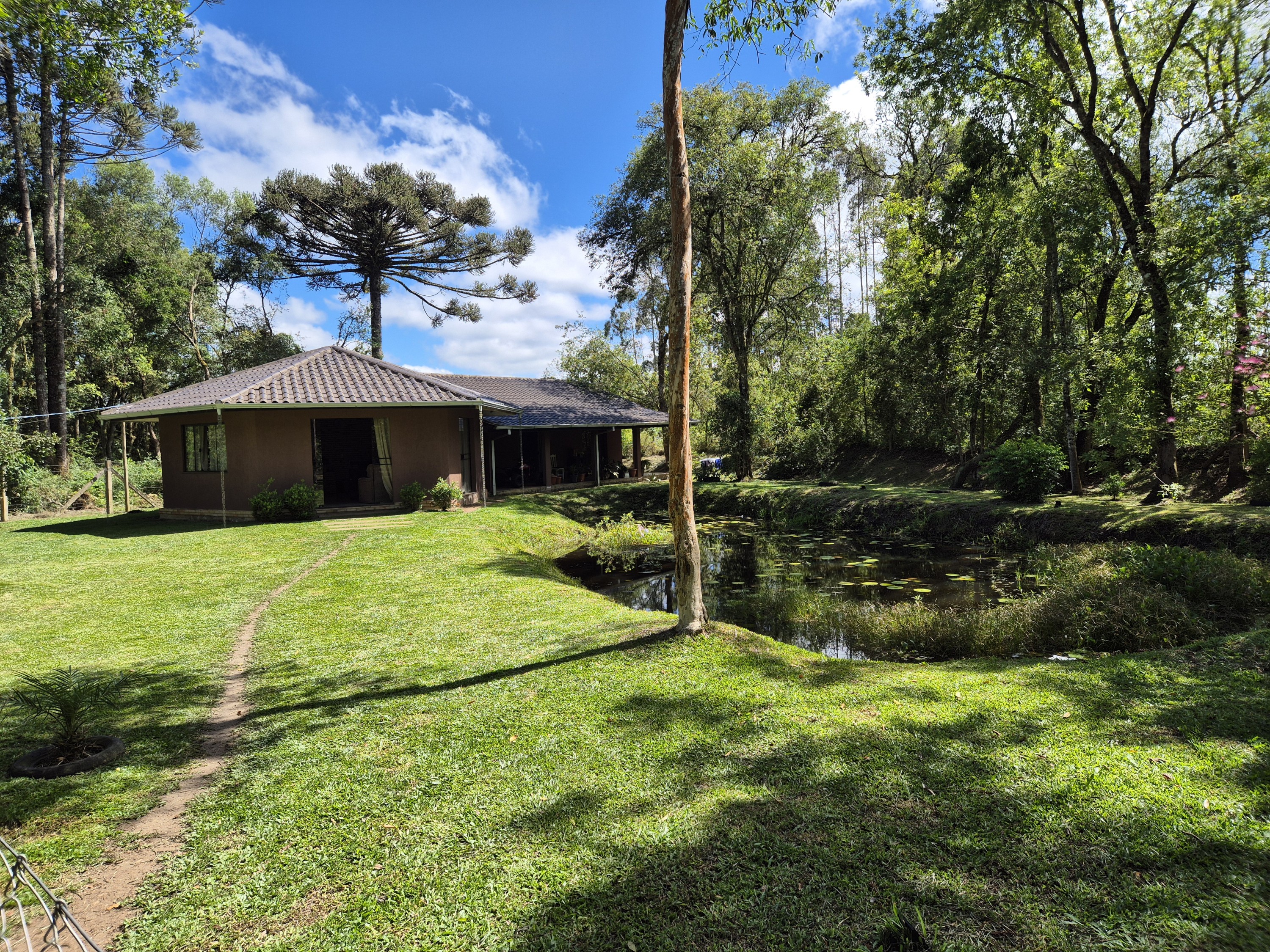 Imagem do A VENDA -ACEITA TROCA POR CASA EM CANOINHAS - 4.400 M2 - CASA 115 M2 ALVENARIA