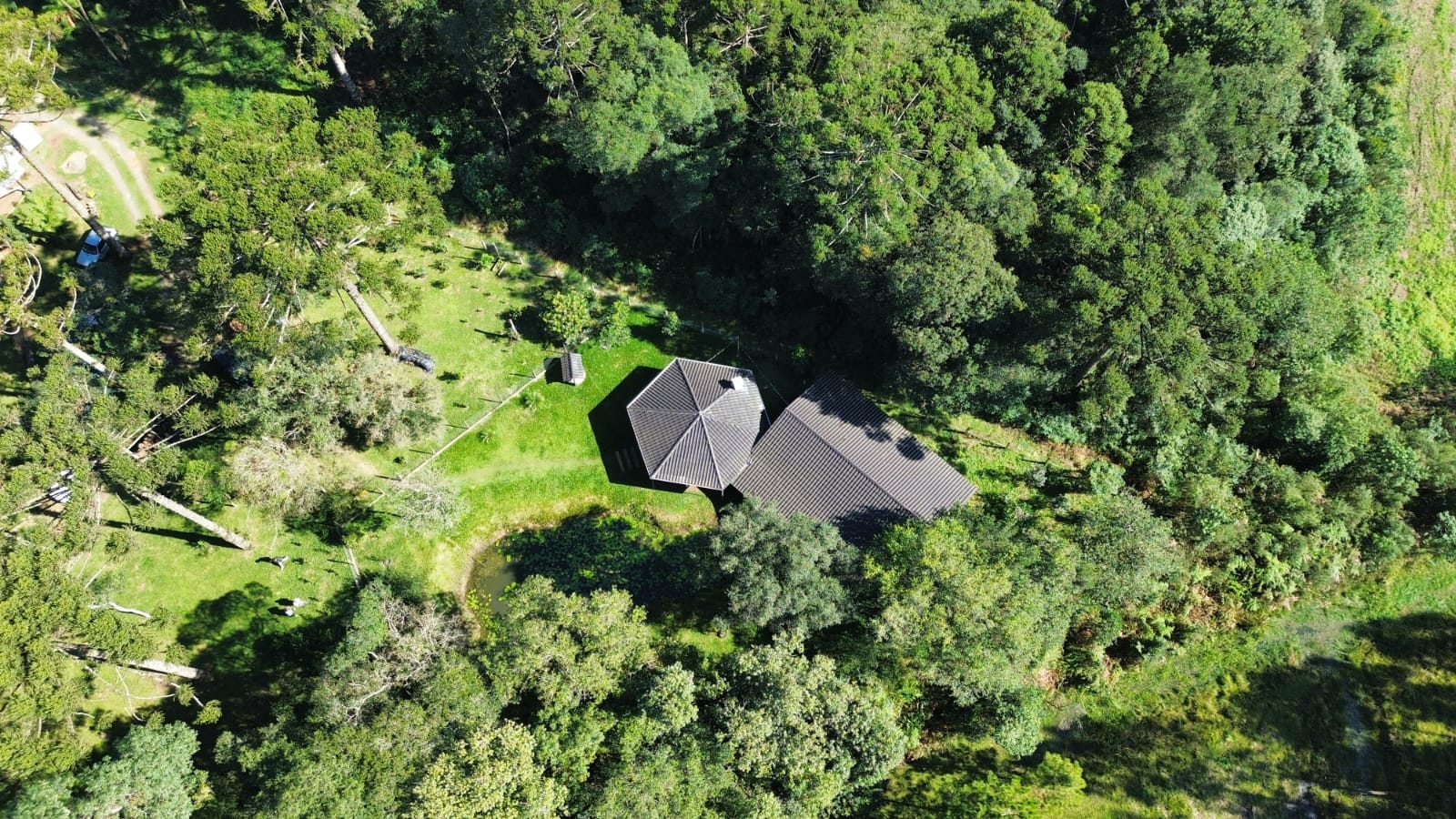 Imagem do A VENDA -ACEITA TROCA POR CASA EM CANOINHAS - 4.400 M2 - CASA 115 M2 ALVENARIA