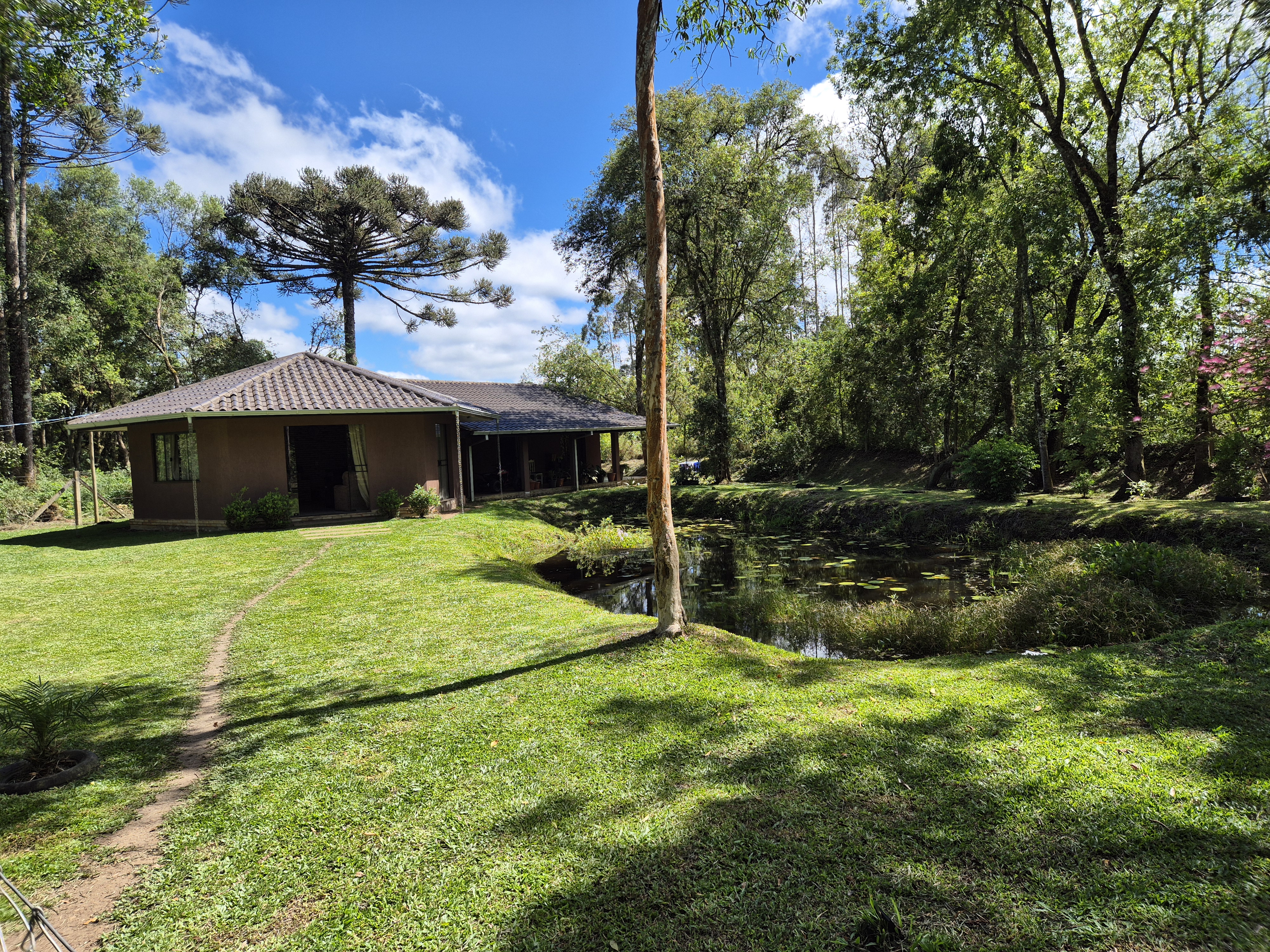 Imagem do A VENDA -ACEITA TROCA POR CASA EM CANOINHAS - 4.400 M2 - CASA 115 M2 ALVENARIA