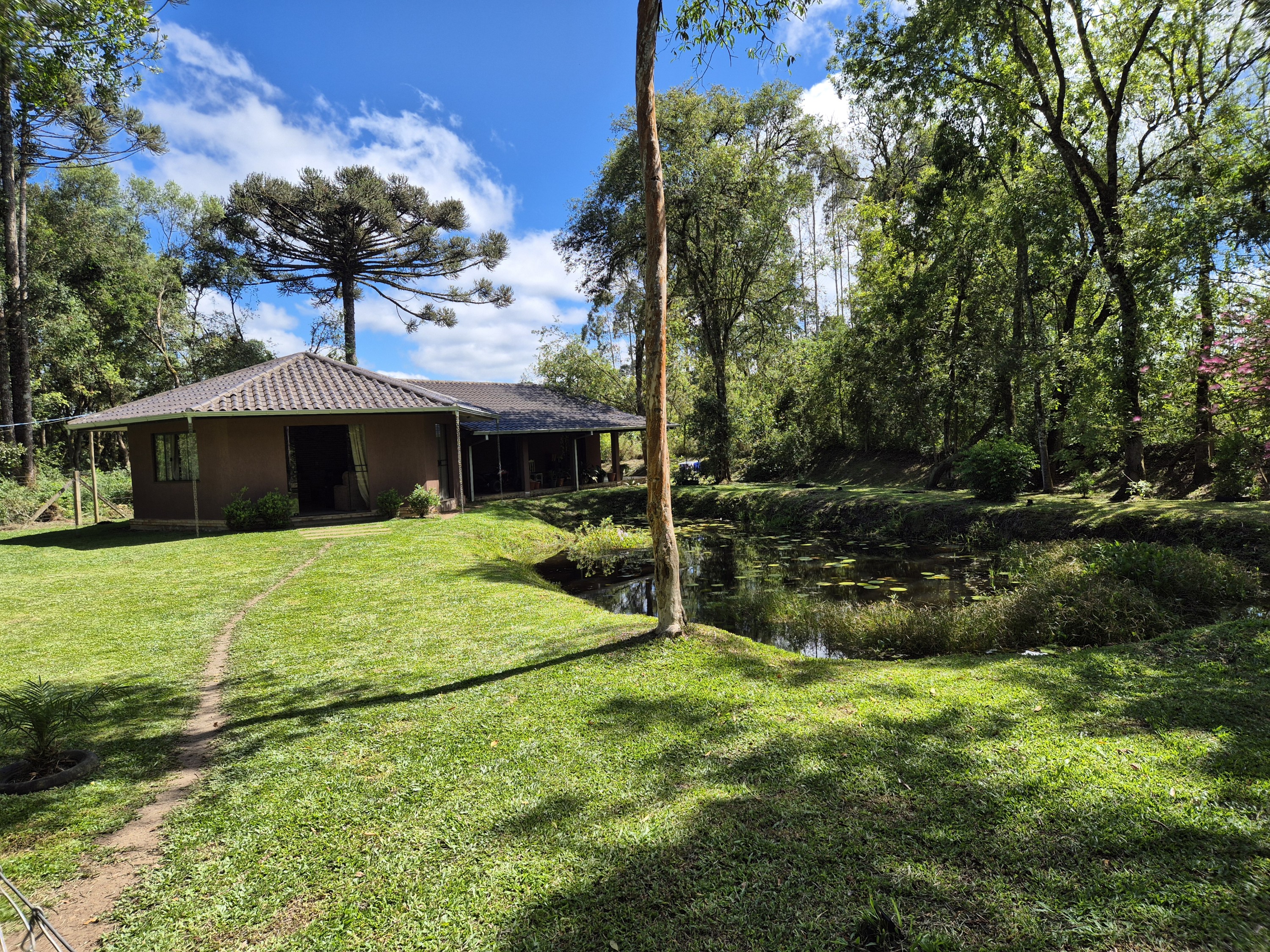 Imagem do A VENDA -ACEITA TROCA POR CASA EM CANOINHAS - 4.400 M2 - CASA 115 M2 ALVENARIA
