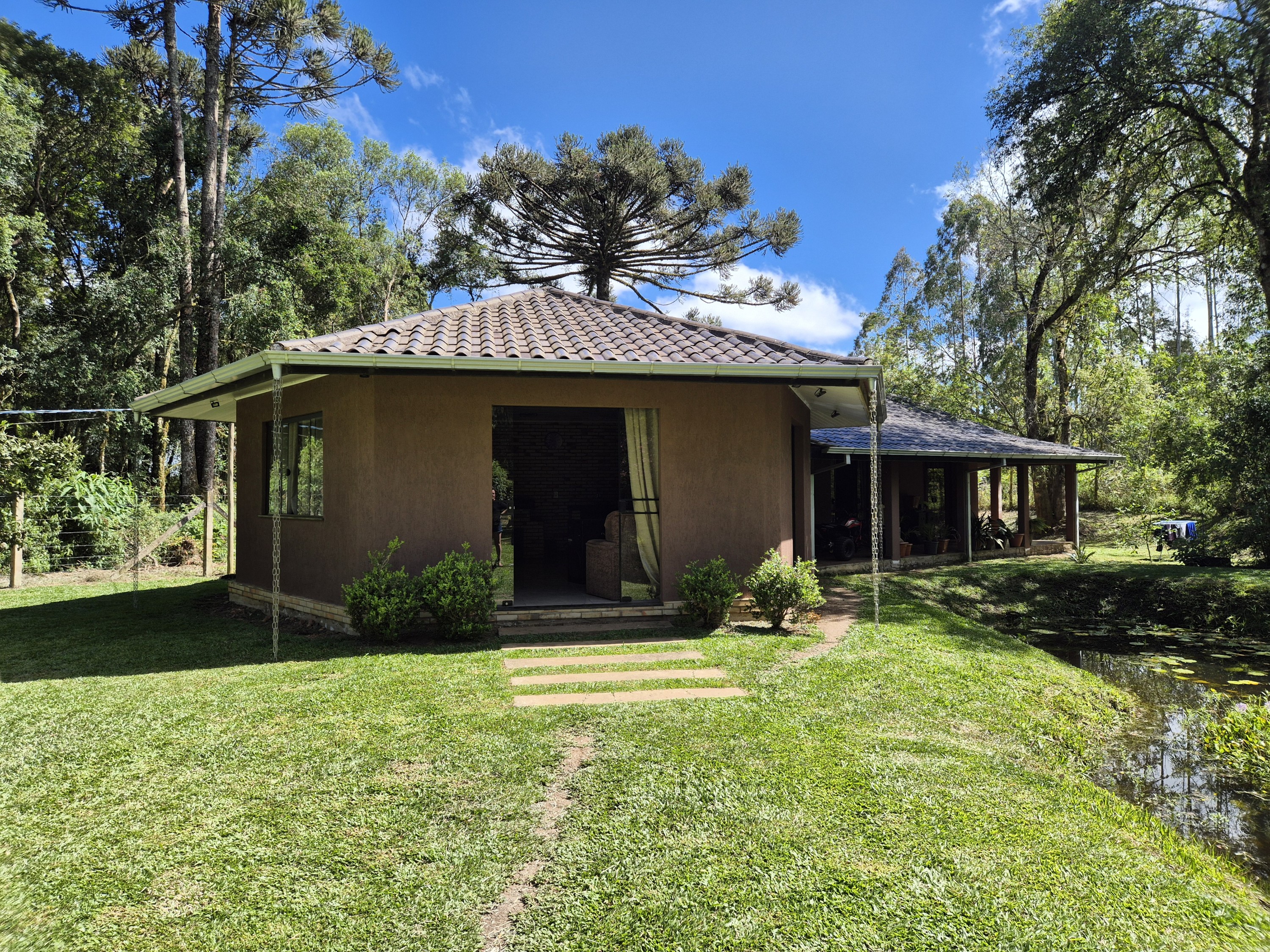 Imagem do A VENDA -ACEITA TROCA POR CASA EM CANOINHAS - 4.400 M2 - CASA 115 M2 ALVENARIA