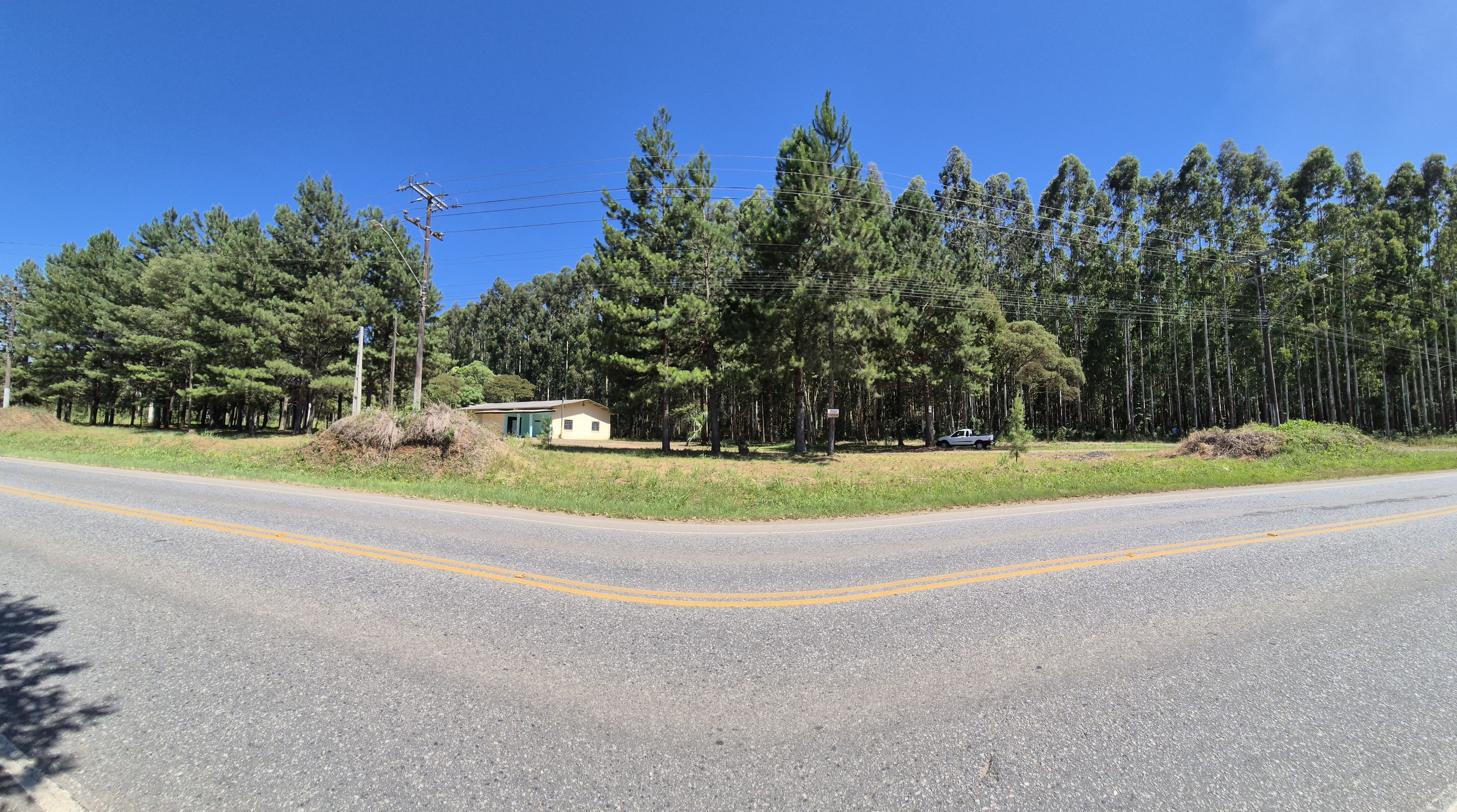 Imagem do Terreno com 3.150 m2- e Barracão com 300 m2  - Km 6 - Frente para SC 303 - Trevo.