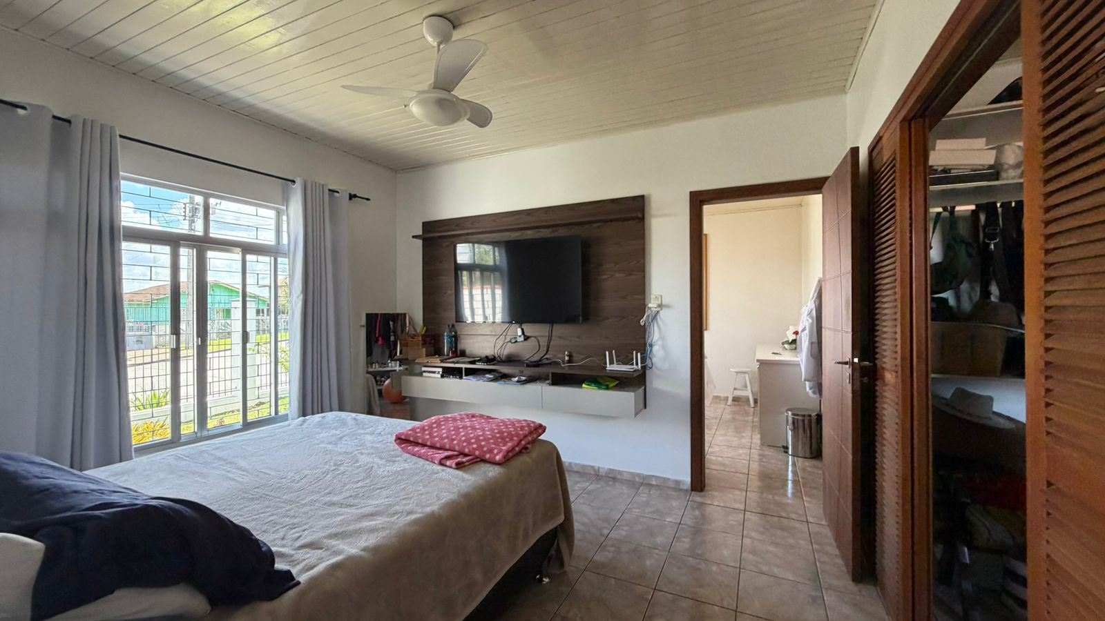 Imagem do A venda - Casa em Alvenaria com 150 m2 - Reformada Murada com Portão eletronico