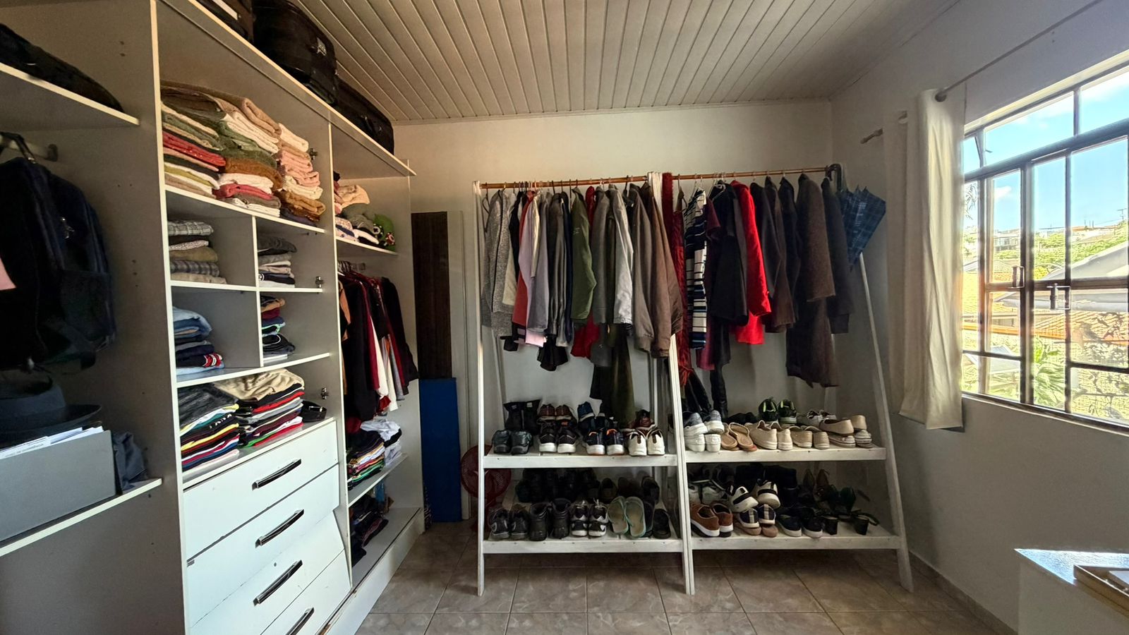 Imagem do A venda - Casa em Alvenaria com 150 m2 - Reformada Murada com Portão eletronico