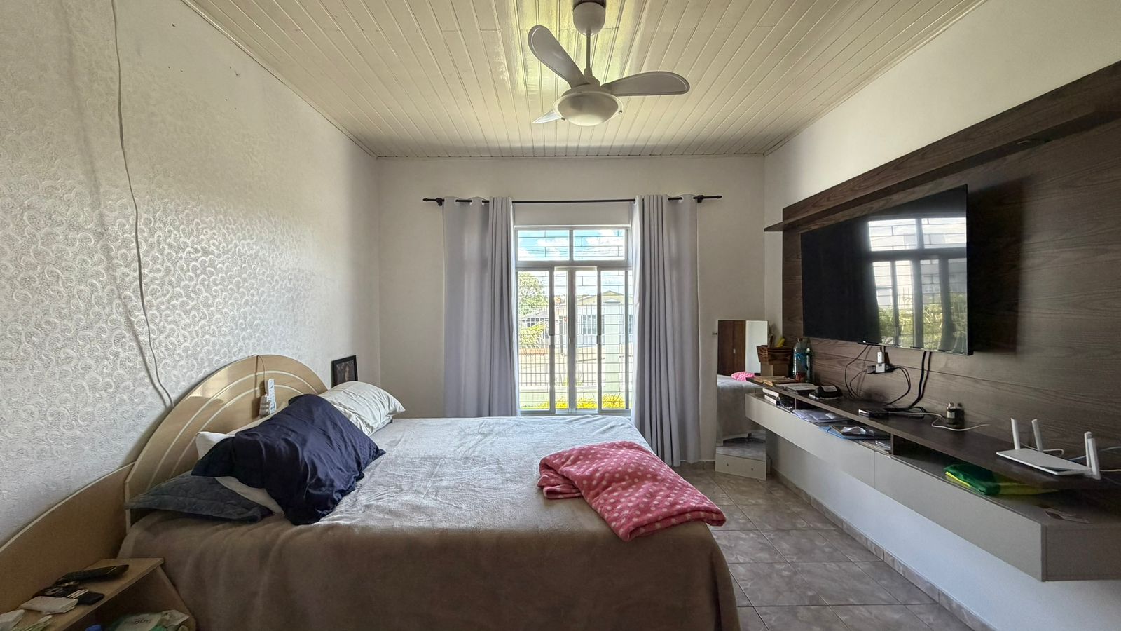 Imagem do A venda - Casa em Alvenaria com 150 m2 - Reformada Murada com Portão eletronico