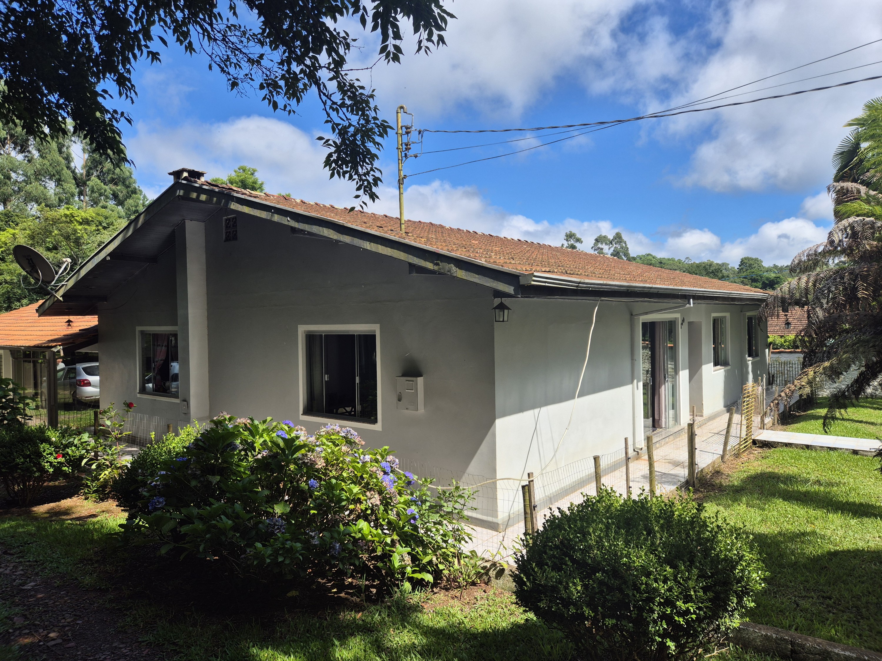 Imagem do Sitio com 4.000 m2 de área e casa em Alvenaria com piscina
