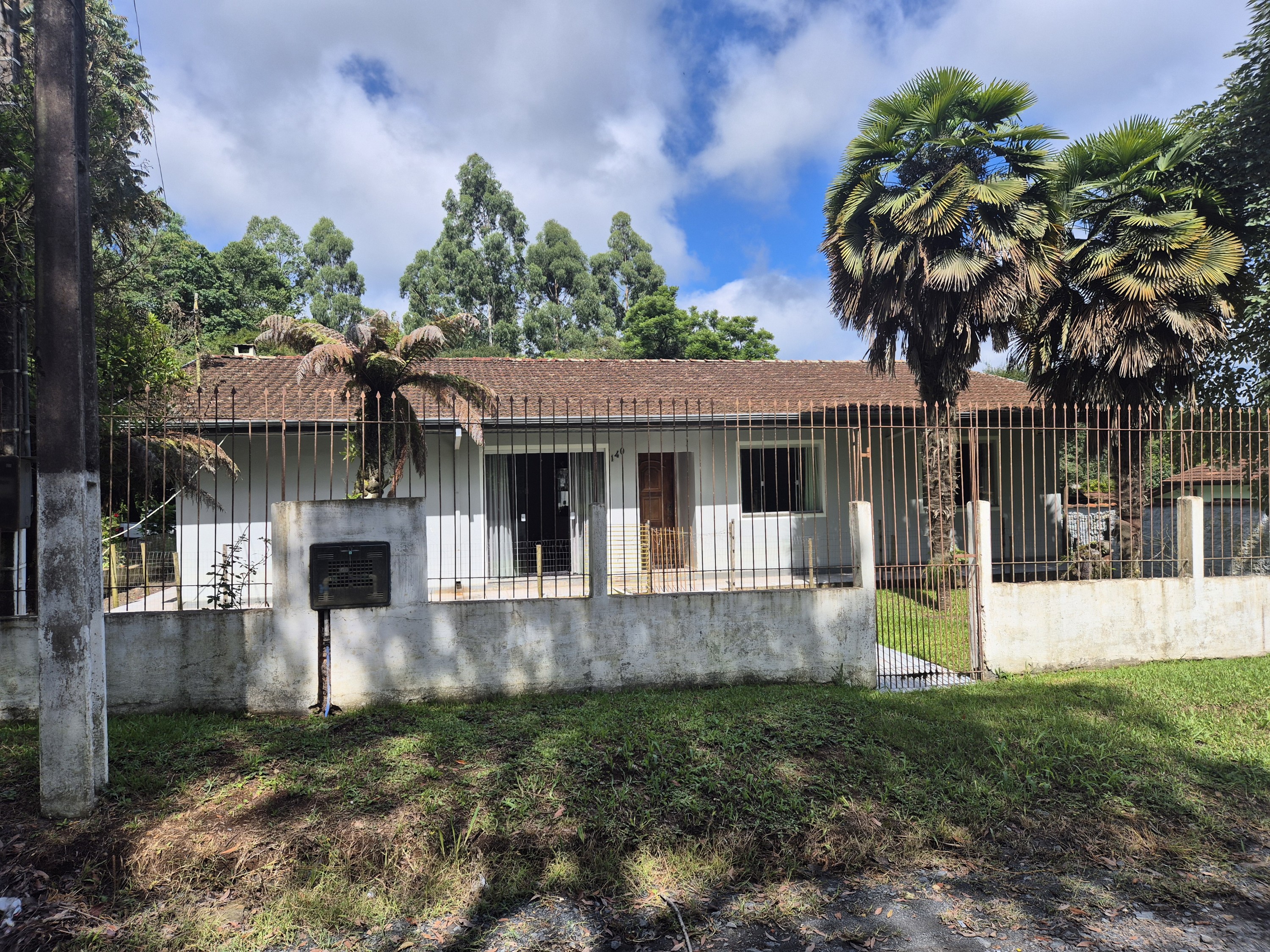 Imagem do Sitio com 4.000 m2 de área e casa em Alvenaria com piscina