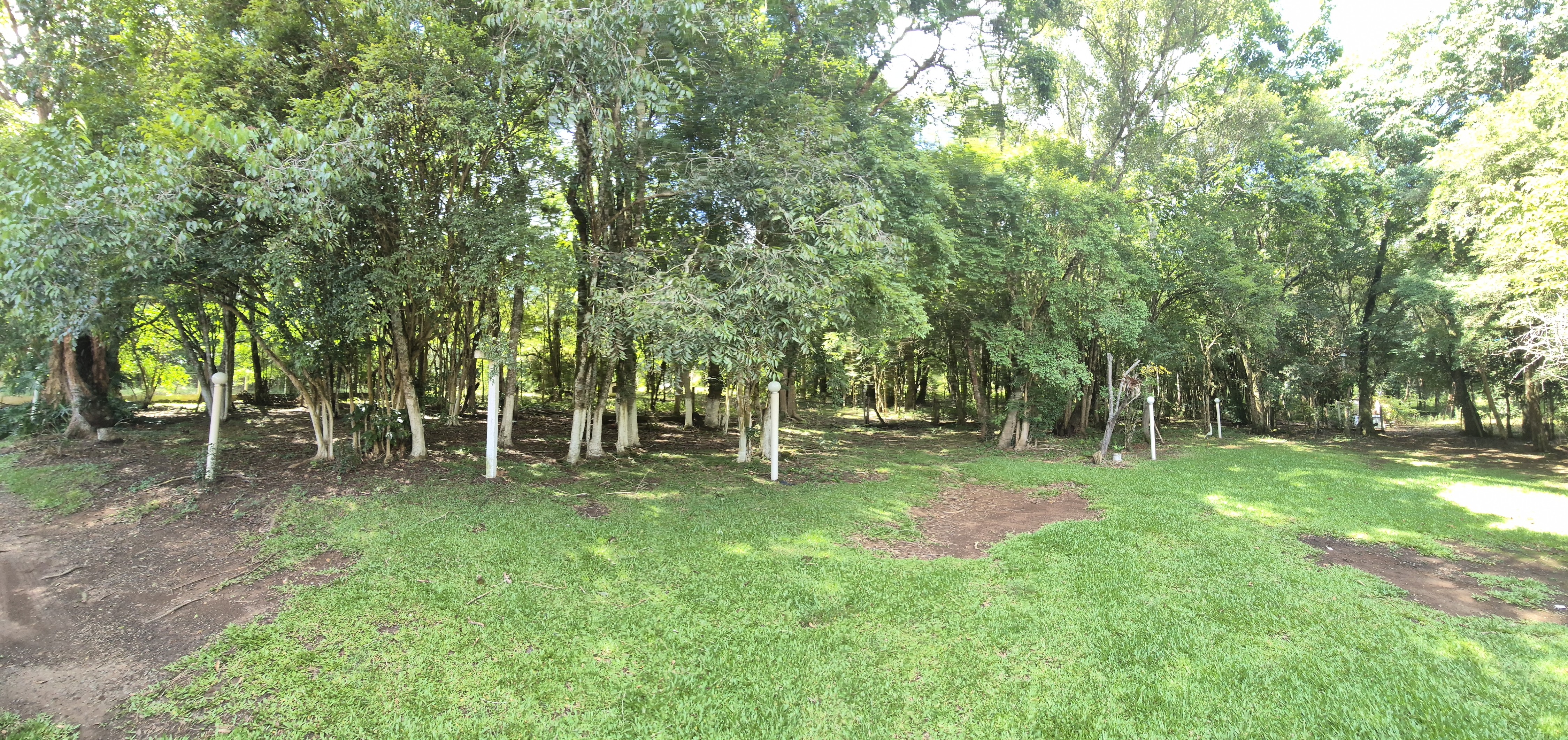 Imagem do Sitio com 4.000 m2 de área e casa em Alvenaria com piscina