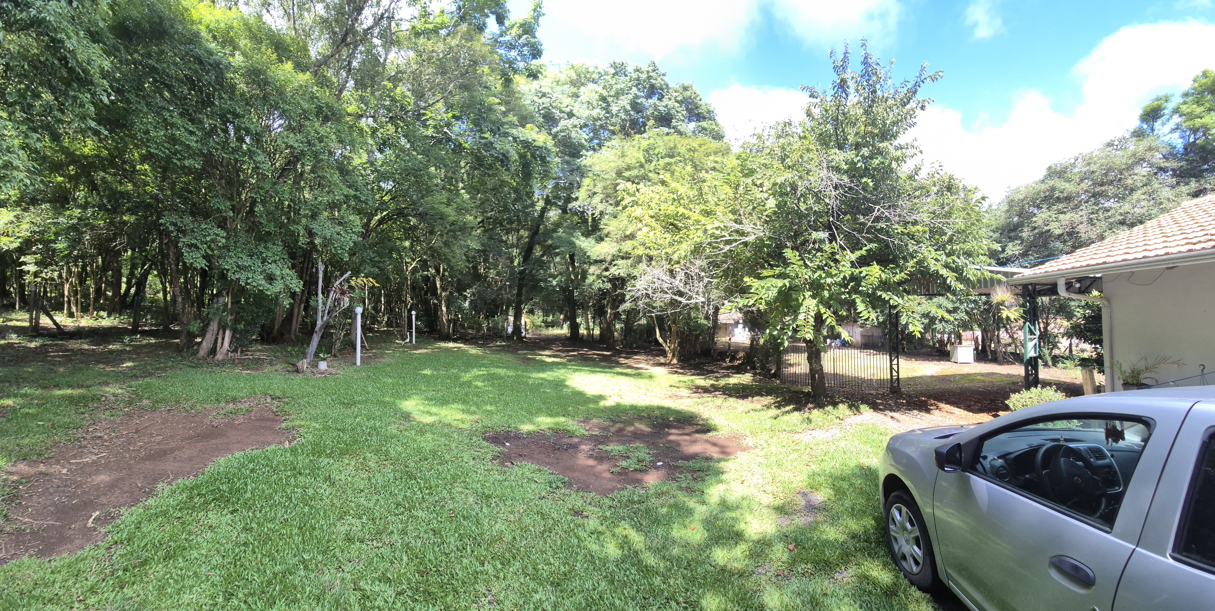 Imagem do Sitio com 4.000 m2 de área e casa em Alvenaria com piscina