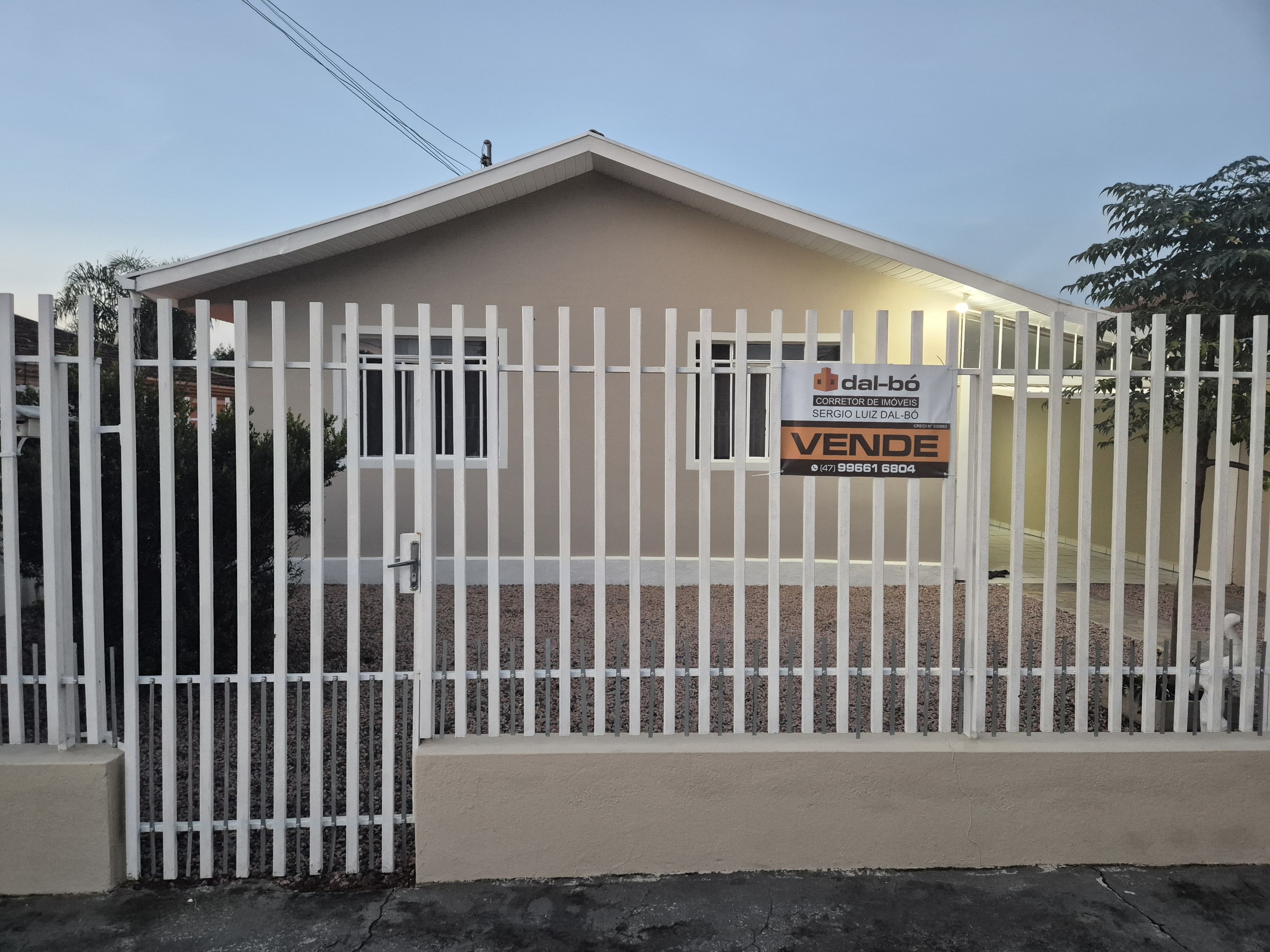Imagem do Casa em Alvenaria com aproximadamente 120 m2 - Bairro Campo da Água Verde