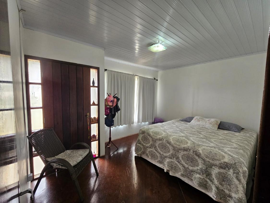 Imagem do A VENDA - Casa em Alvenaria 133 m2 - Edícula em alvenaria com 60 m2 - Terreno 562 m2