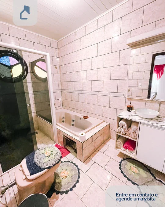 Imagem do A VENDA - Linda casa em alvenaria no centro com 6 quartos e amplas repartições