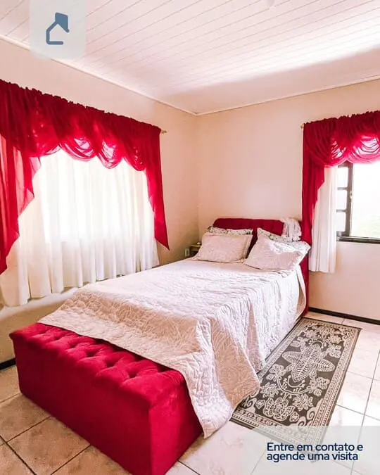 Imagem do A VENDA - Linda casa em alvenaria no centro com 6 quartos e amplas repartições