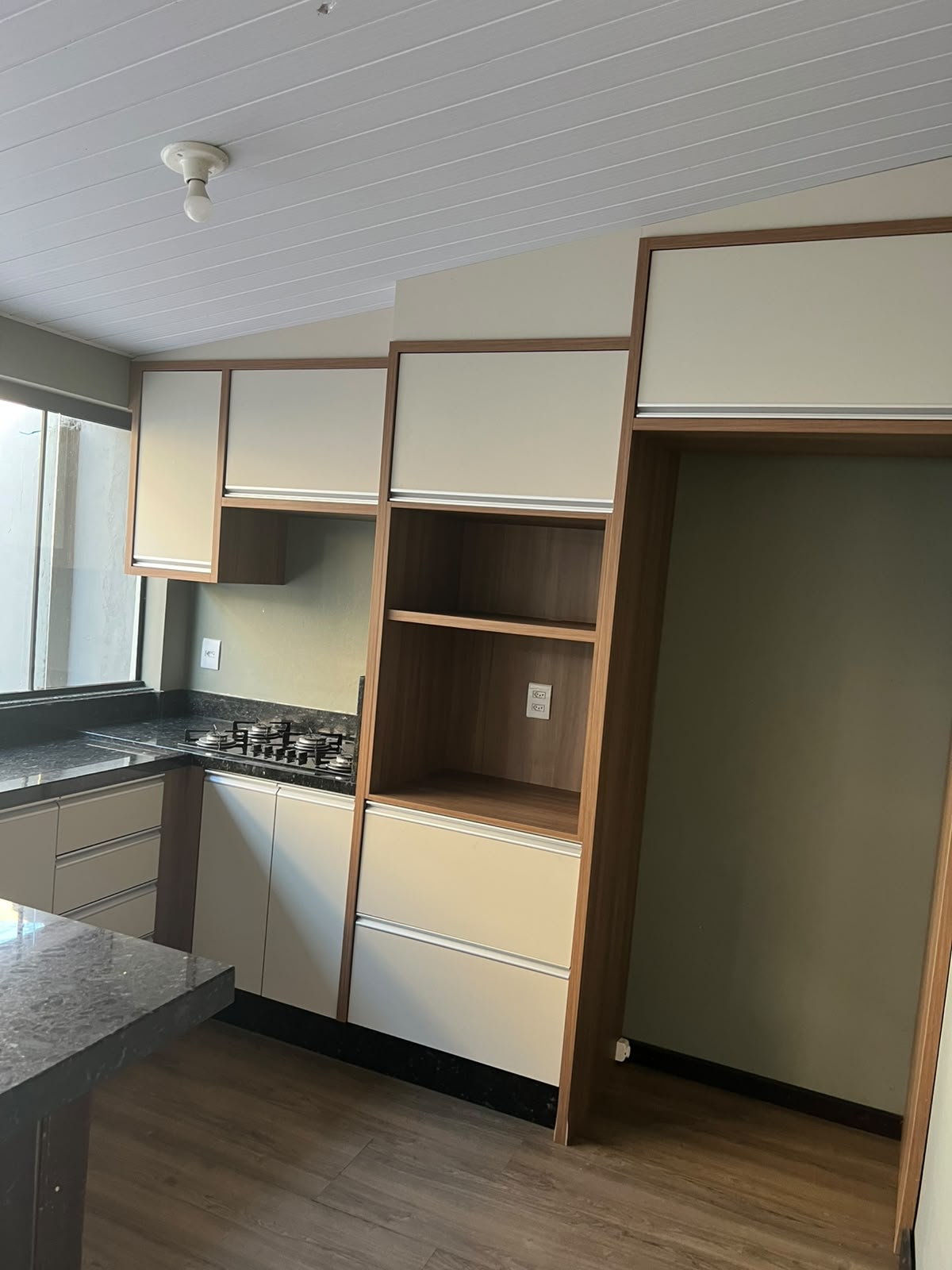 Imagem do A Venda - Barracão 130 m2 e casa 45 m2 - SC 477