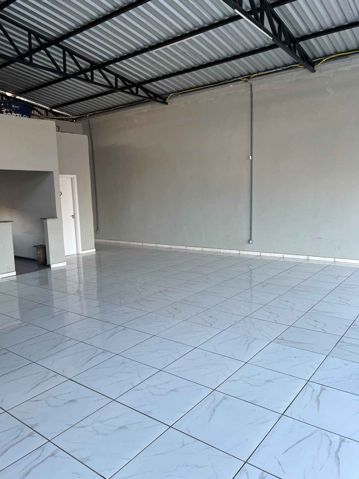 Imagem do A Venda - Barracão 130 m2 e casa 45 m2 - SC 477