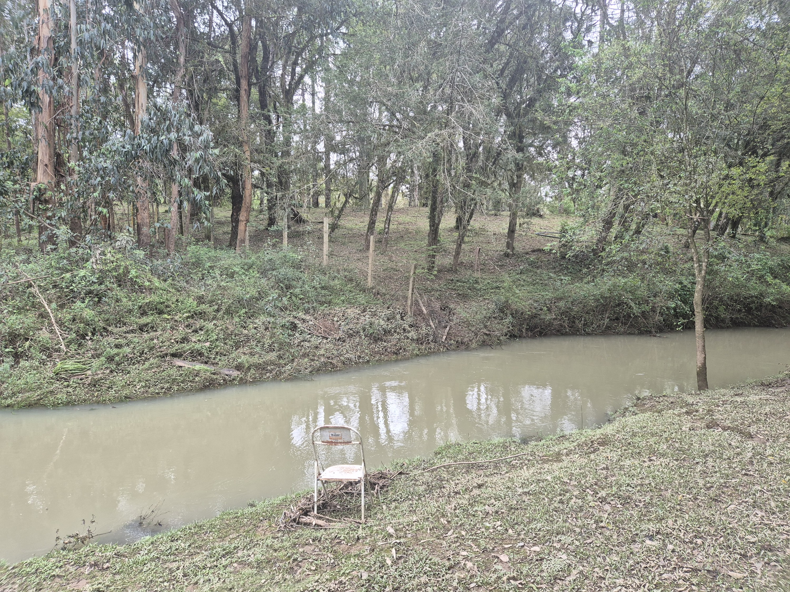 Imagem do A VENDA - Sítio com àrea de 33.423,43 m2 - Bairro Água Verde - Cercado e com água