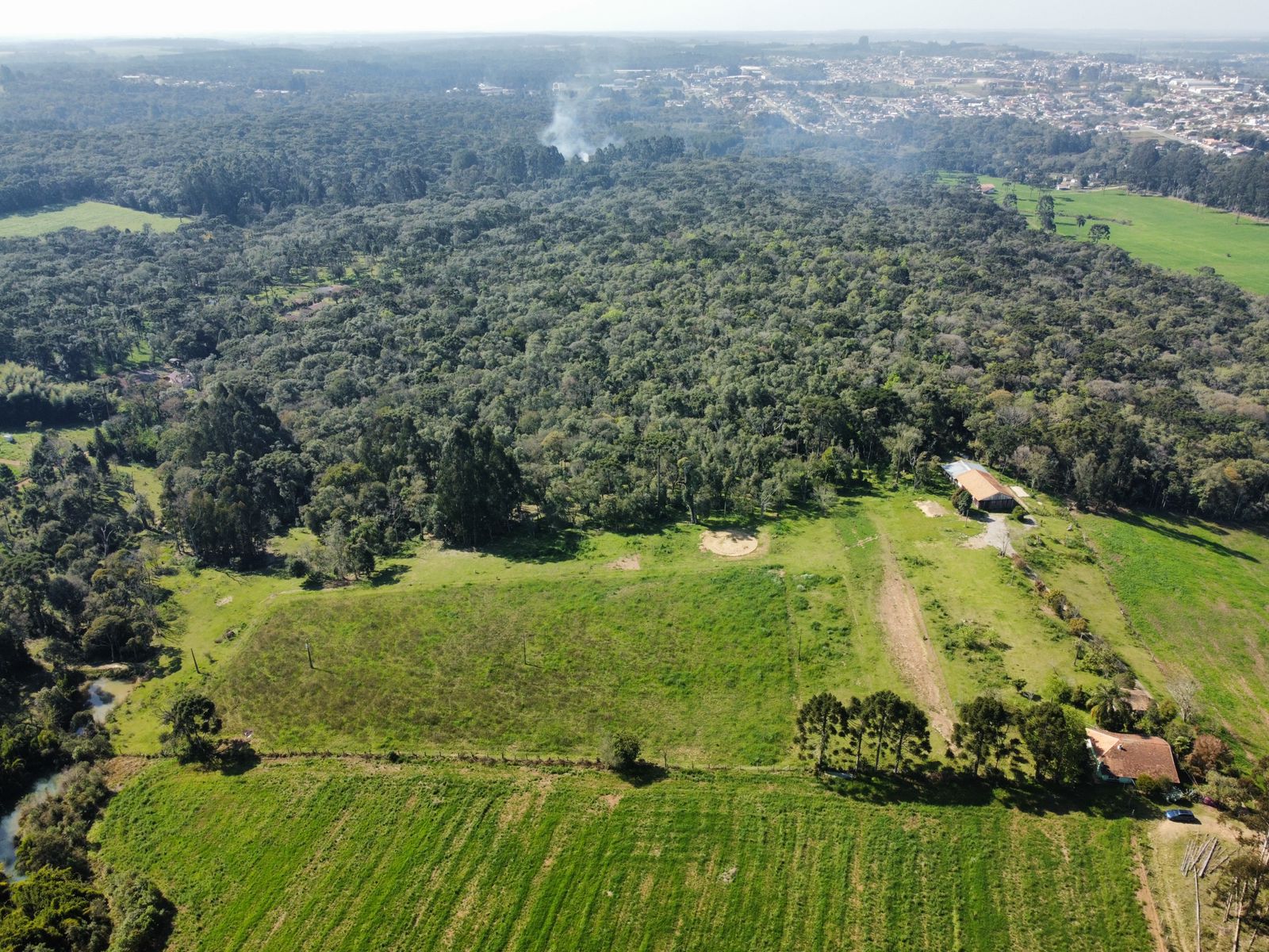 Imagem do Casa em Alvenaria 181 m2 - Terreno 800 m2 Churrasqueira 35 m2 - Bairro Agua Verde
