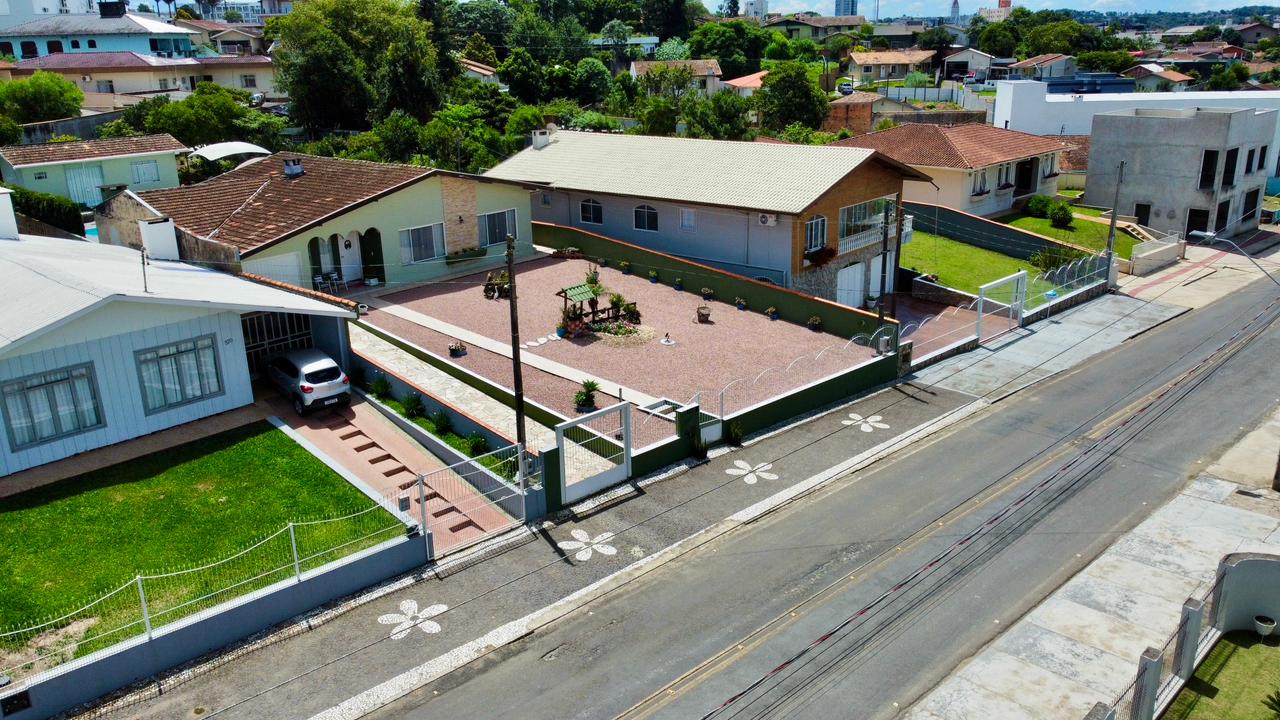 Imagem do Casa de Alvenaria com 151 m2 + Edícula com 25 m2 + piscina aquecida