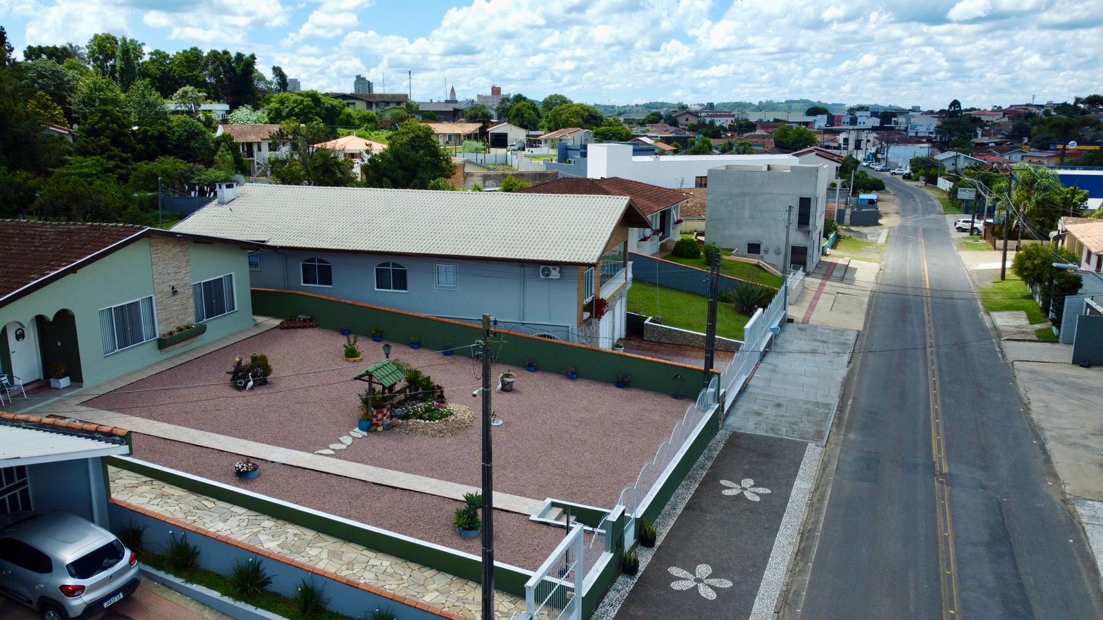 Imagem do Casa de Alvenaria com 151 m2 + Edícula com 25 m2 + piscina aquecida