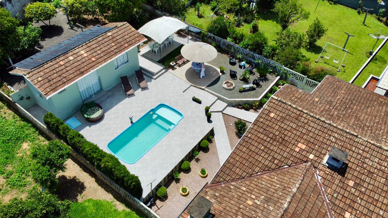 Imagem do Casa de Alvenaria com 151 m2 + Edícula com 25 m2 + piscina aquecida