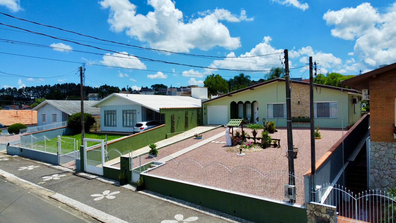 Imagem do Casa de Alvenaria com 151 m2 + Edícula com 25 m2 + piscina aquecida