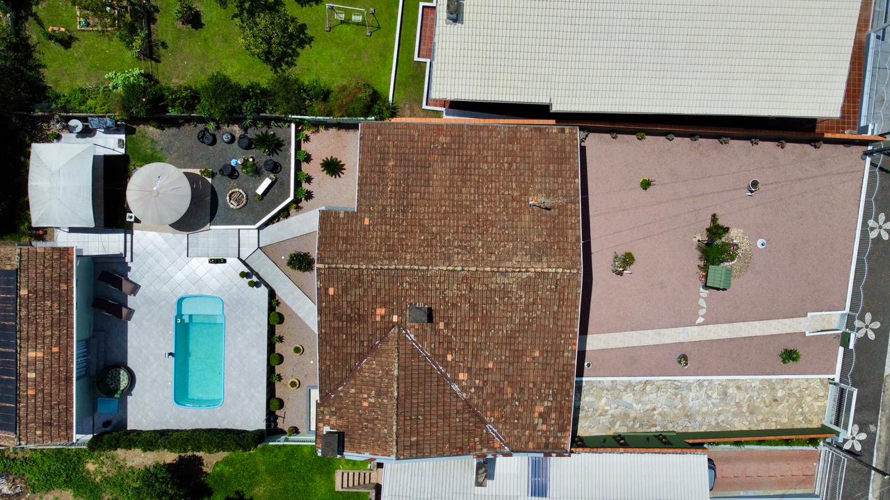 Imagem do Casa de Alvenaria com 151 m2 + Edícula com 25 m2 + piscina aquecida