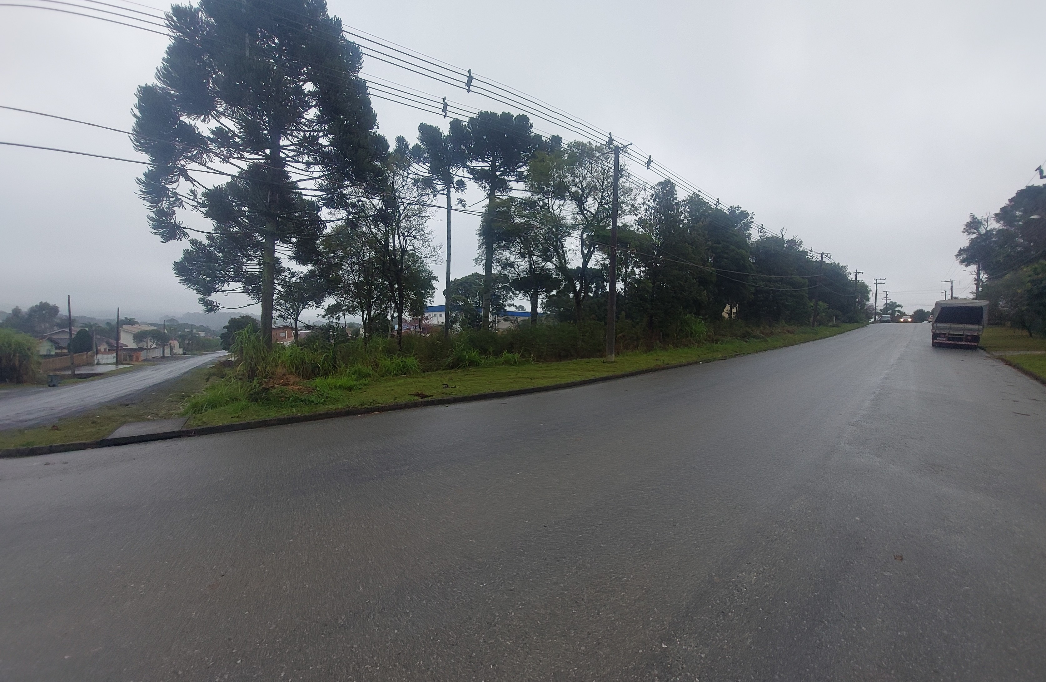 Imagem doLote de esquina, com 2.400 m2 - B. Alto das Palmeiras