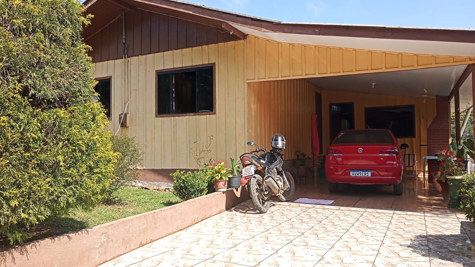 Imagem doCasa mista com 80 m2 e terreno com 1.901,00 m2 em São João dos Cavalheiros