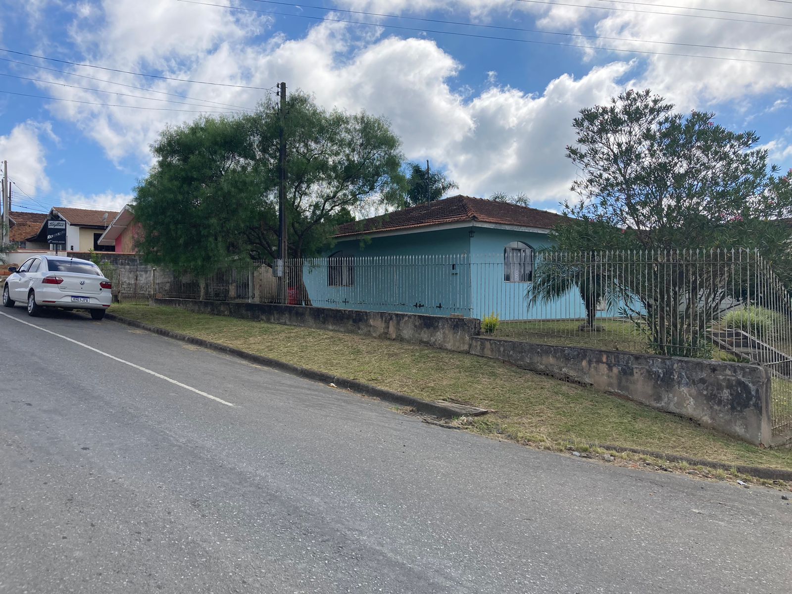 Imagem doCasa de Alvenaria com 100 m2 de esquina  - terreno com 450 m2 - Bairro Jardim Esperança