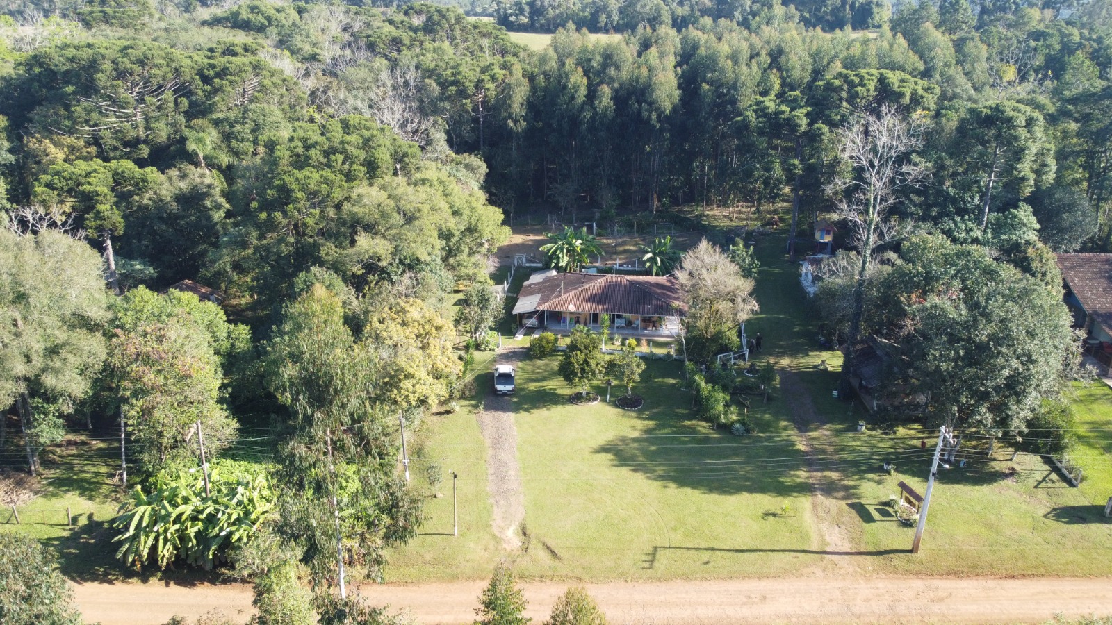 Imagem doCHÁCARA EM SANTA LEOCÁDIA A 150 METROS DO RIO IGUAÇU - COM 9.600 M2