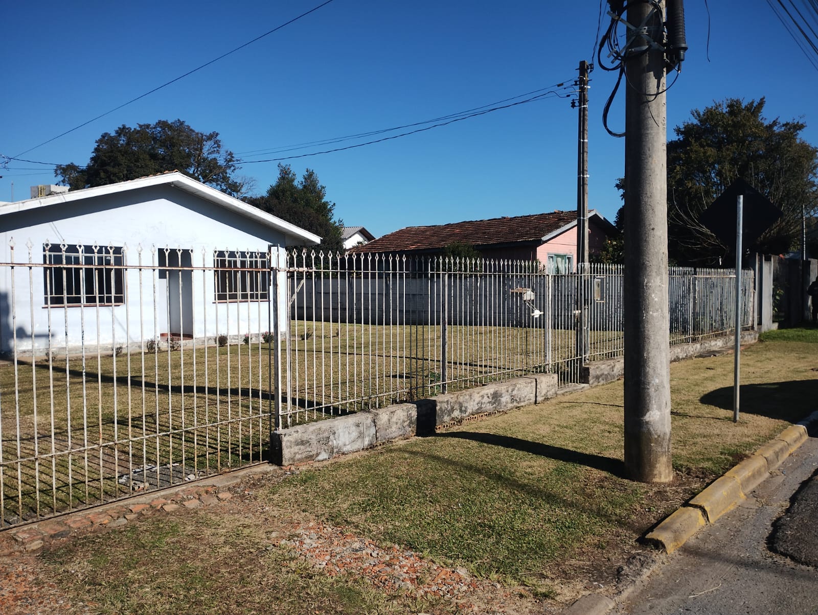 Imagem do Casa em Alvenaria Rua Adolfo Badigue 223 Campo da Água Verde