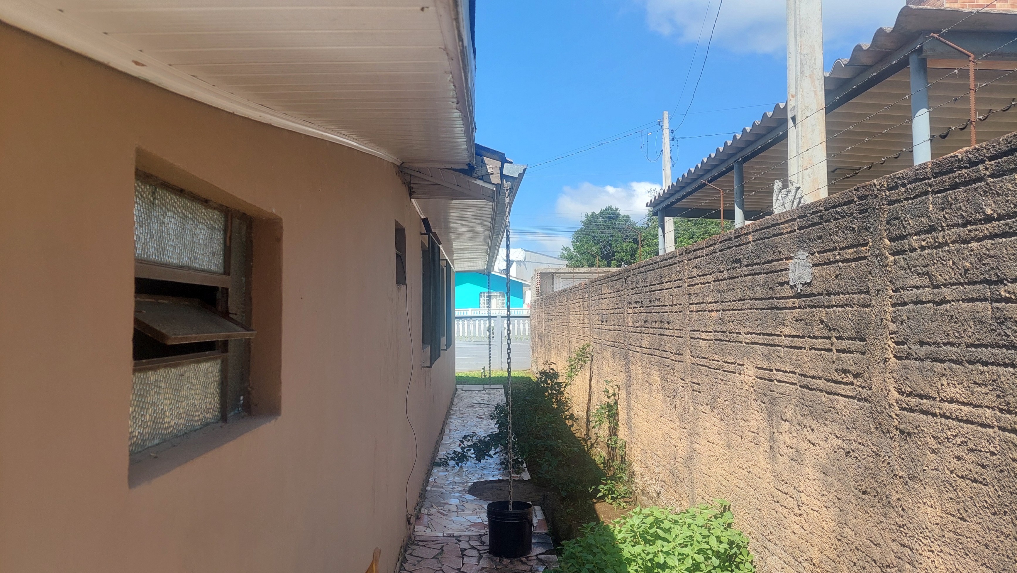 Imagem doCasa em Alvenaria com 216 m2 -terreno 820 m2 - Bairro Campo da Agua Verde