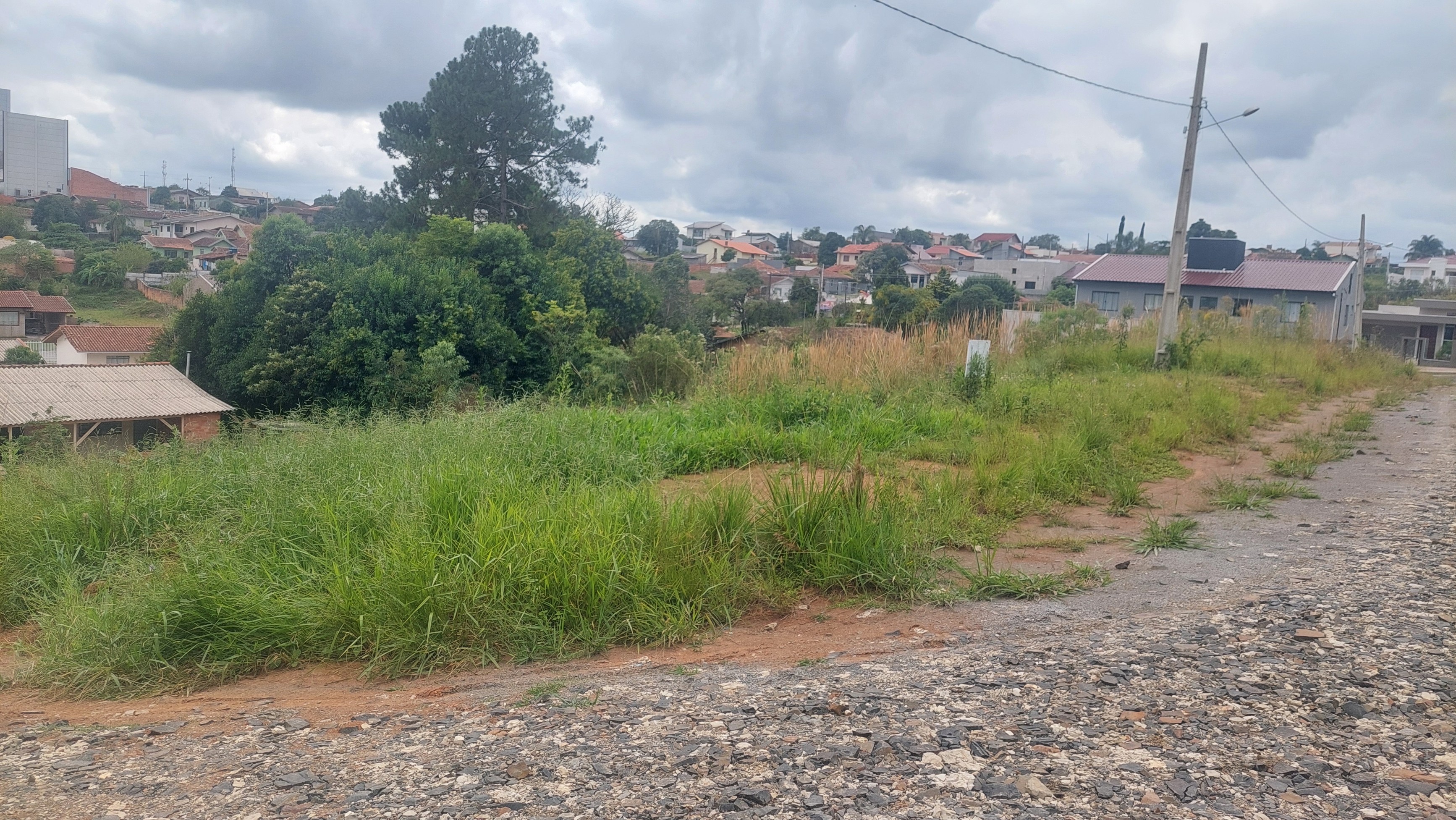 Imagem doLote de esquina com 400 m2 - Bairro Tricolin - Rua Projetada