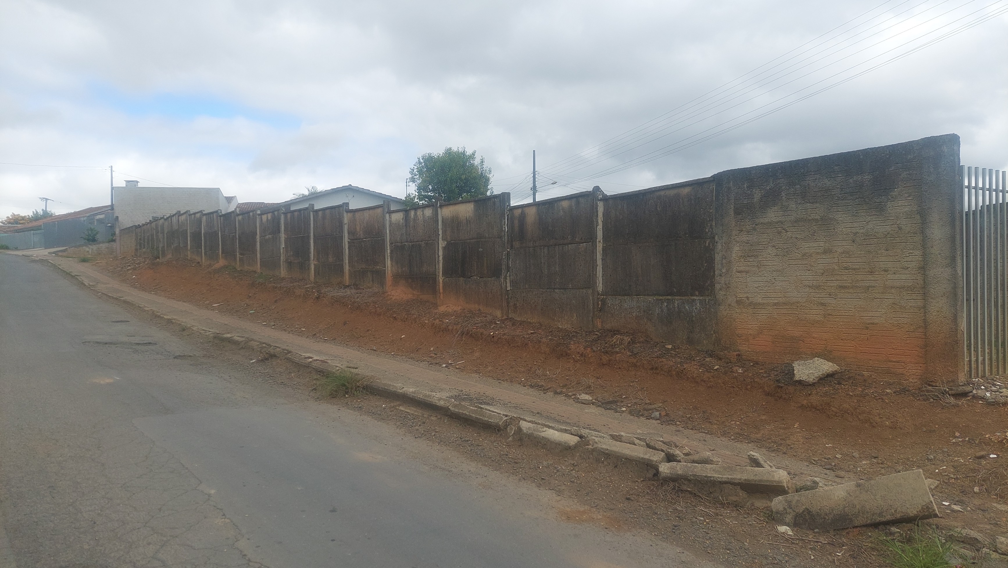 Imagem doA VENDA - LOTE COM 360 M2. Rua Reneau Cubas e Mamed Cador, bairro Industrial 1