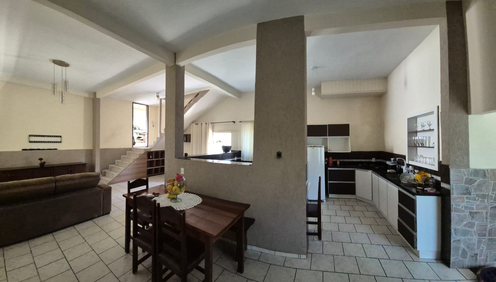 Imagem do A VENDA _ Casa de Alvenaria 2 pisos - com 230 m2 - Bairro Alto das Palmeiras