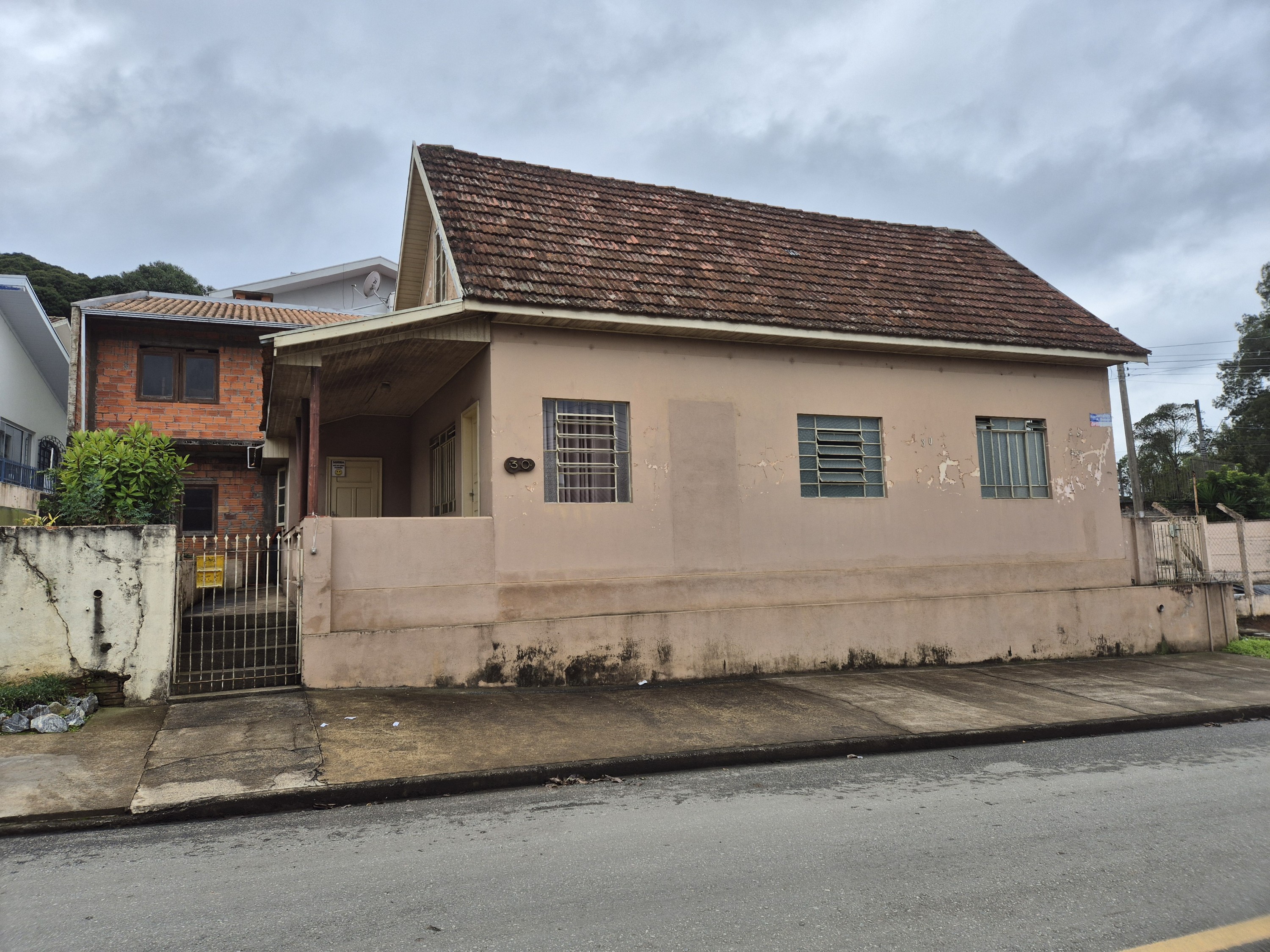 Imagem do A VENDA - Casa modelo Antigo com 120 m2 e Sobrado Novo com 115 m2 mesmo terreno