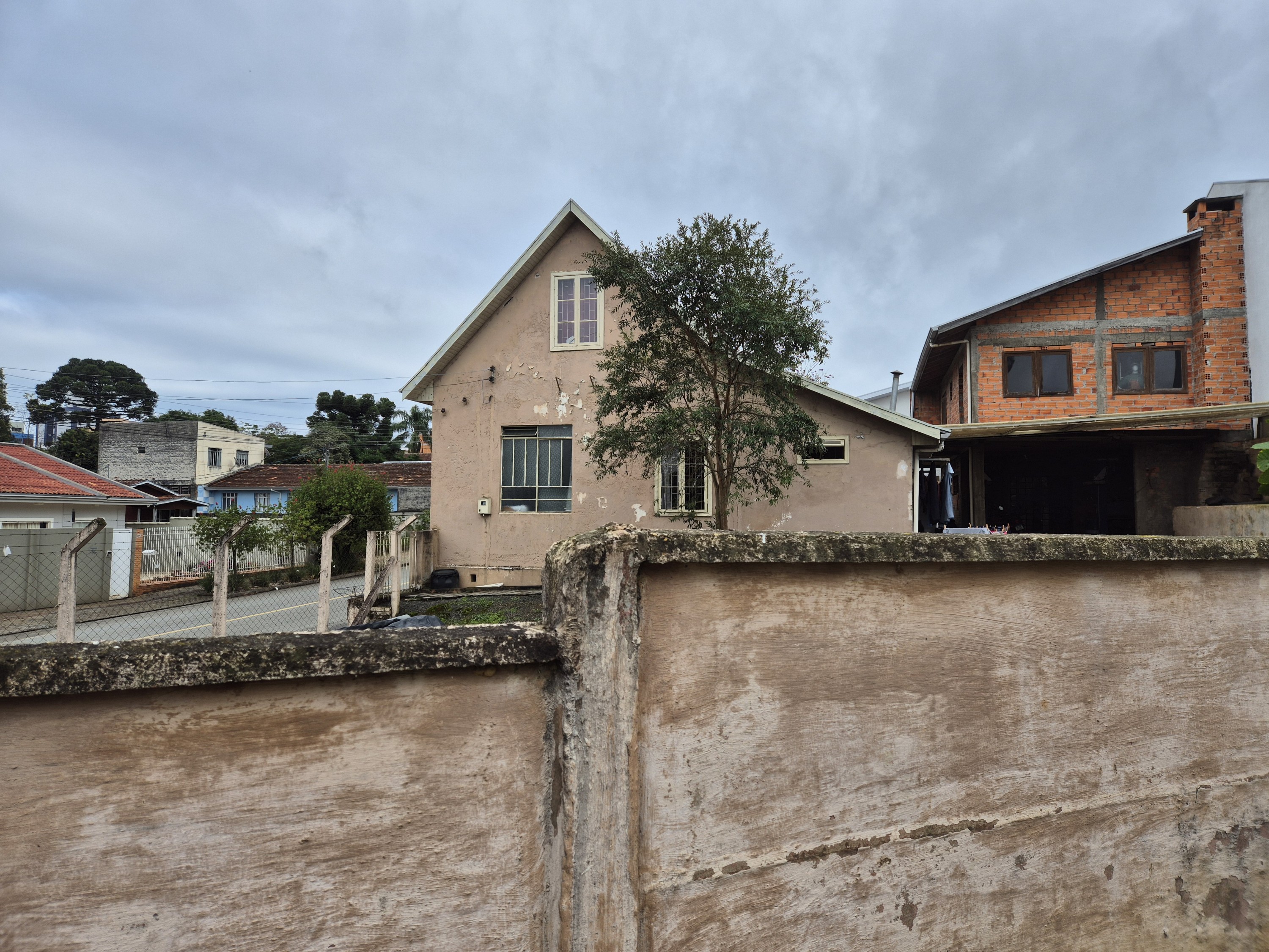 Imagem do A VENDA - Casa modelo Antigo com 120 m2 e Sobrado Novo com 115 m2 mesmo terreno