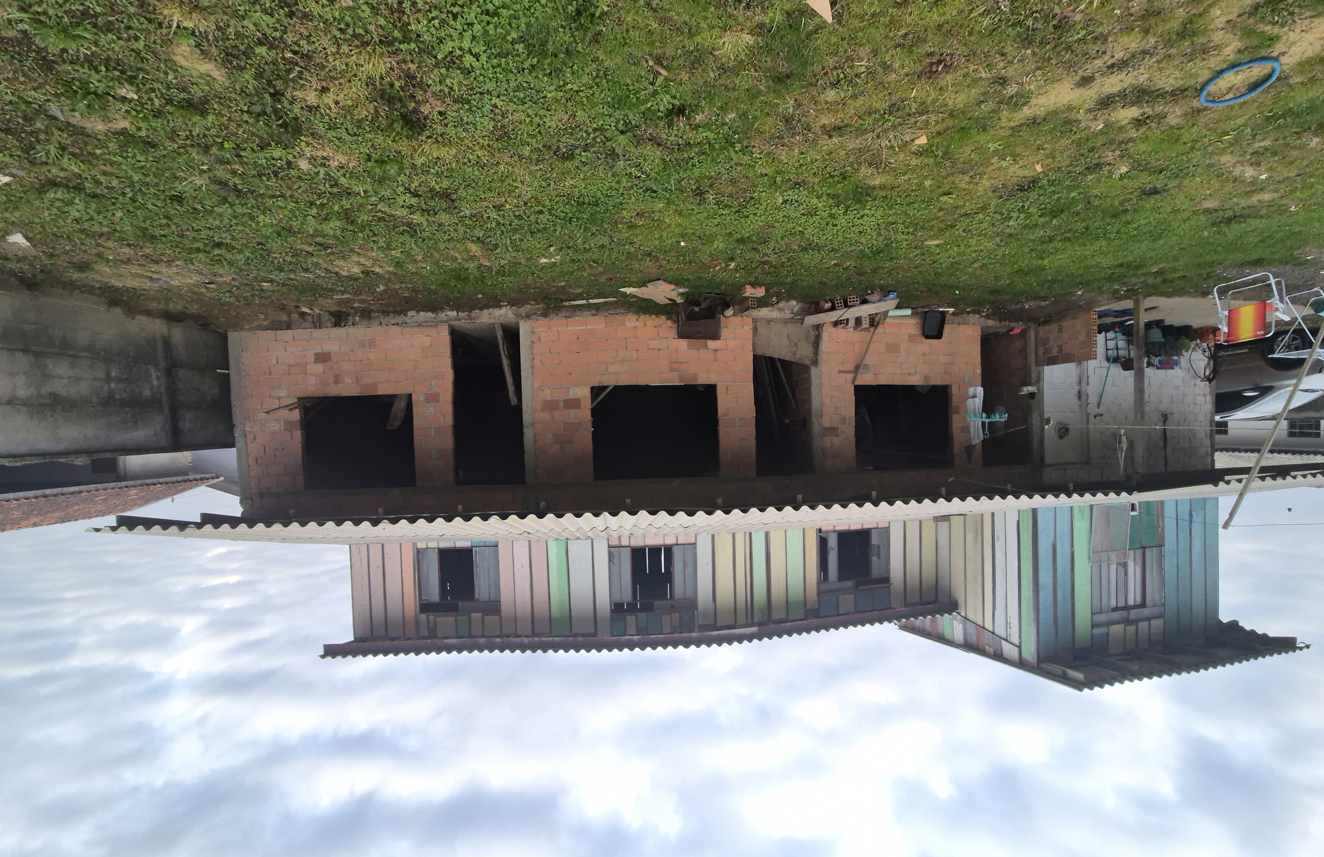 Imagem do A VENDA - Terreno com 500 m2 com 4 Quitinetes sendo 1 pronta e 3 sem acabamento