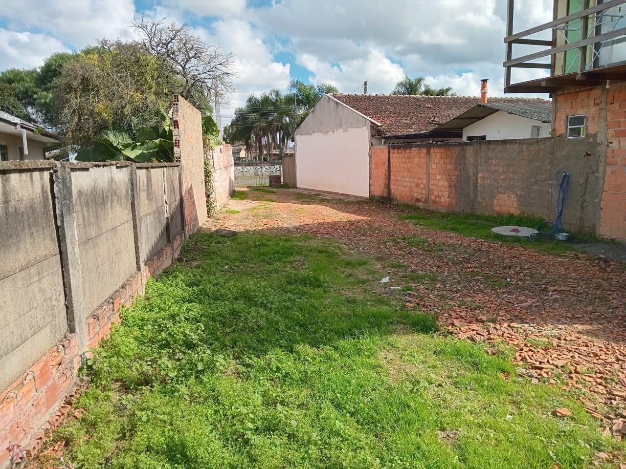 Imagem do A VENDA - Terreno com 500 m2 com 4 Quitinetes sendo 1 pronta e 3 sem acabamento